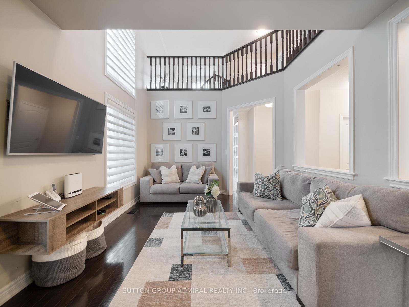 Photo 3 of 341 Lauderdale Drive, Vaughan, Patterson — HOMEH