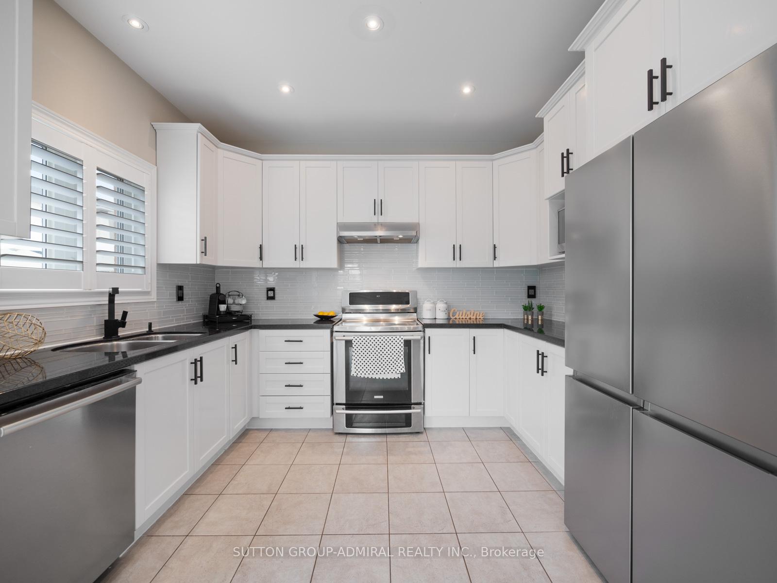 Photo 6 of 341 Lauderdale Drive, Vaughan, Patterson — HOMEH