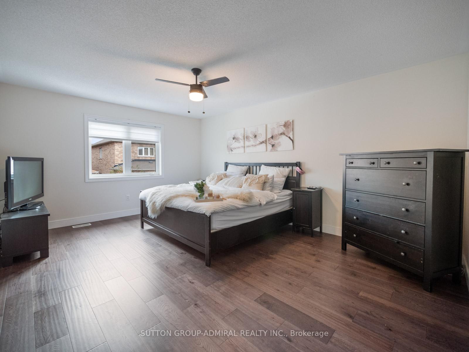 Photo 11 of 341 Lauderdale Drive, Vaughan, Patterson — HOMEH