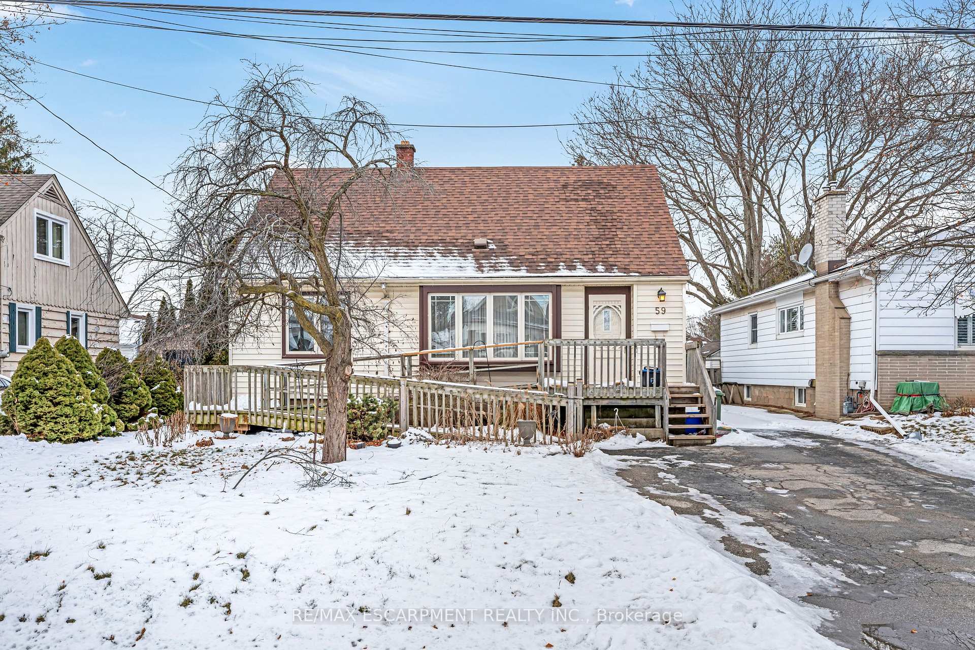 Photo 3 of 59 Mountain Avenue N, Hamilton, Stoney Creek — HOMEH