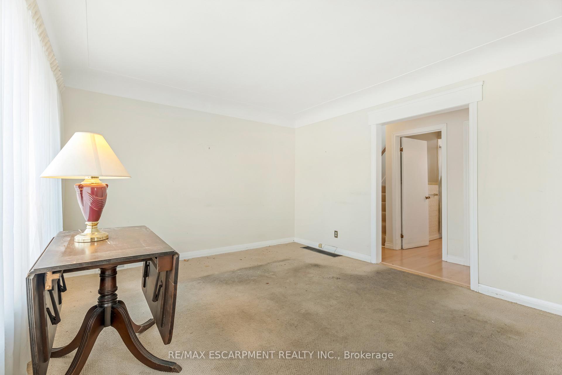 Photo 6 of 59 Mountain Avenue N, Hamilton, Stoney Creek — HOMEH