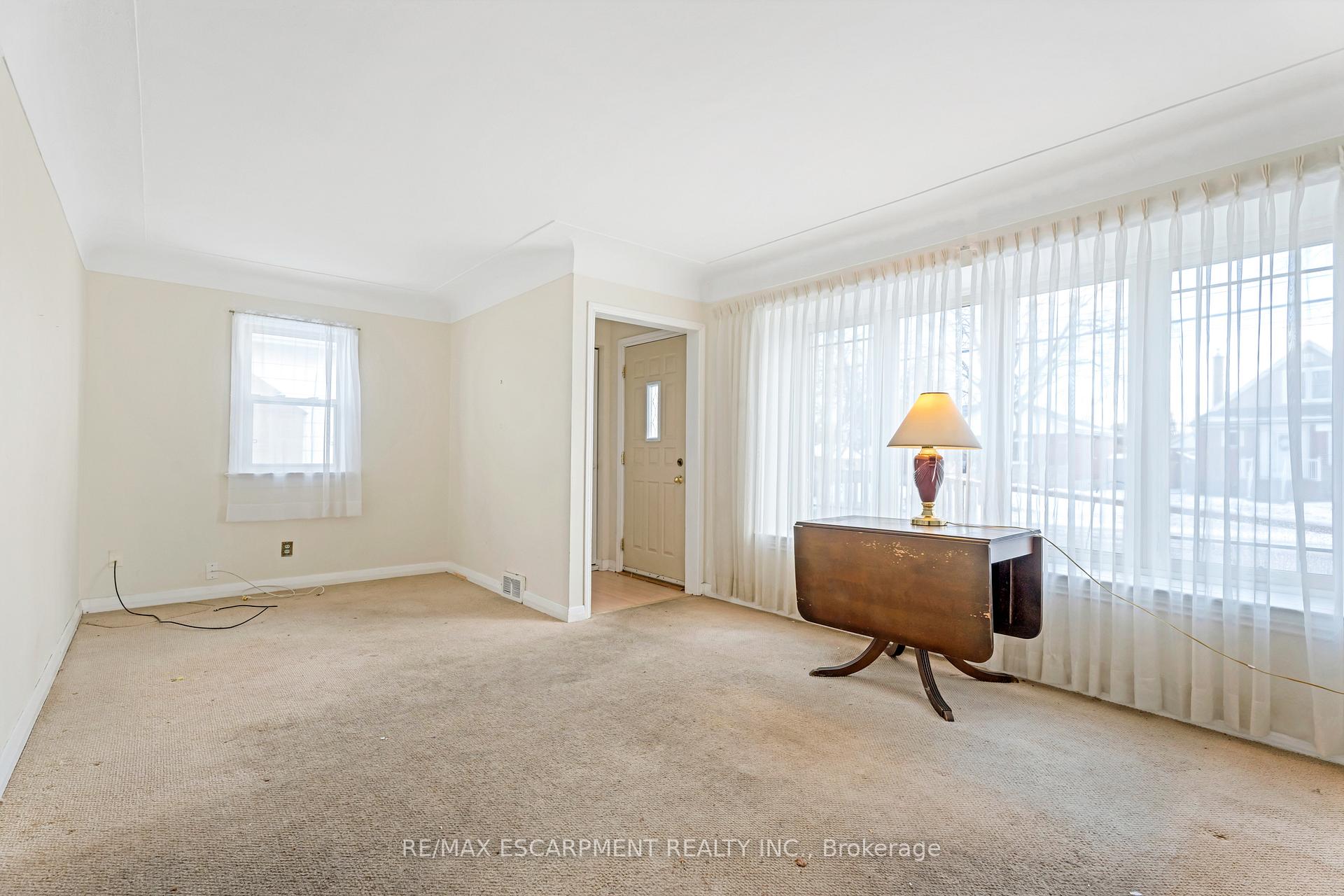 Photo 8 of 59 Mountain Avenue N, Hamilton, Stoney Creek — HOMEH