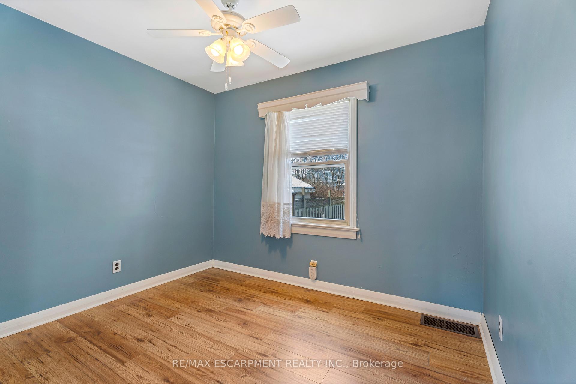 Photo 17 of 59 Mountain Avenue N, Hamilton, Stoney Creek — HOMEH