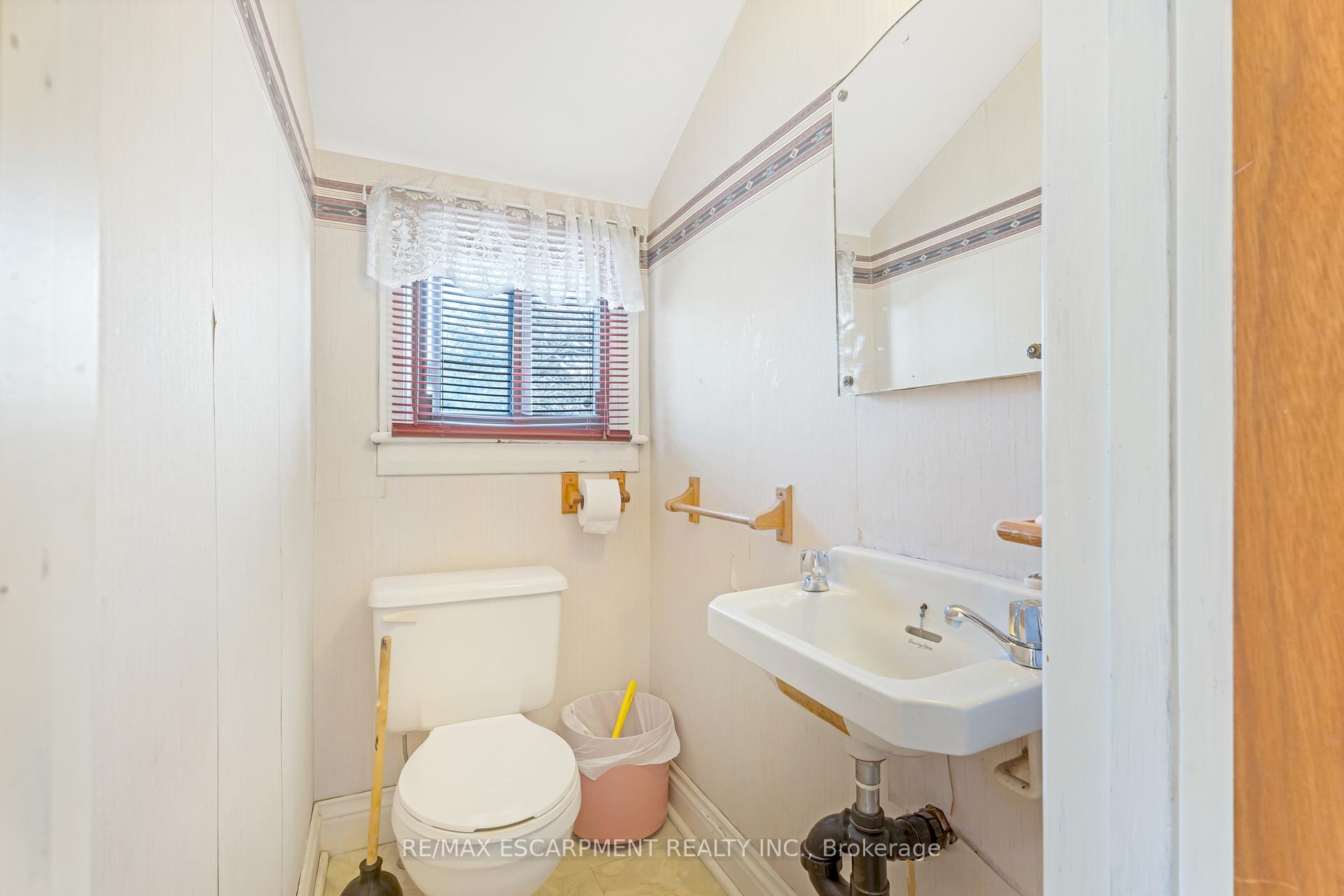 Photo 25 of 59 Mountain Avenue N, Hamilton, Stoney Creek — HOMEH