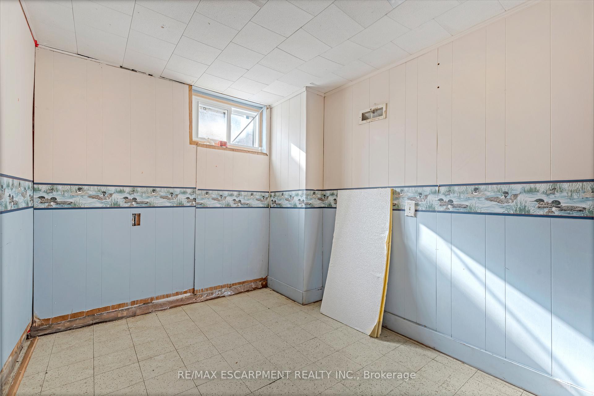 Photo 28 of 59 Mountain Avenue N, Hamilton, Stoney Creek — HOMEH