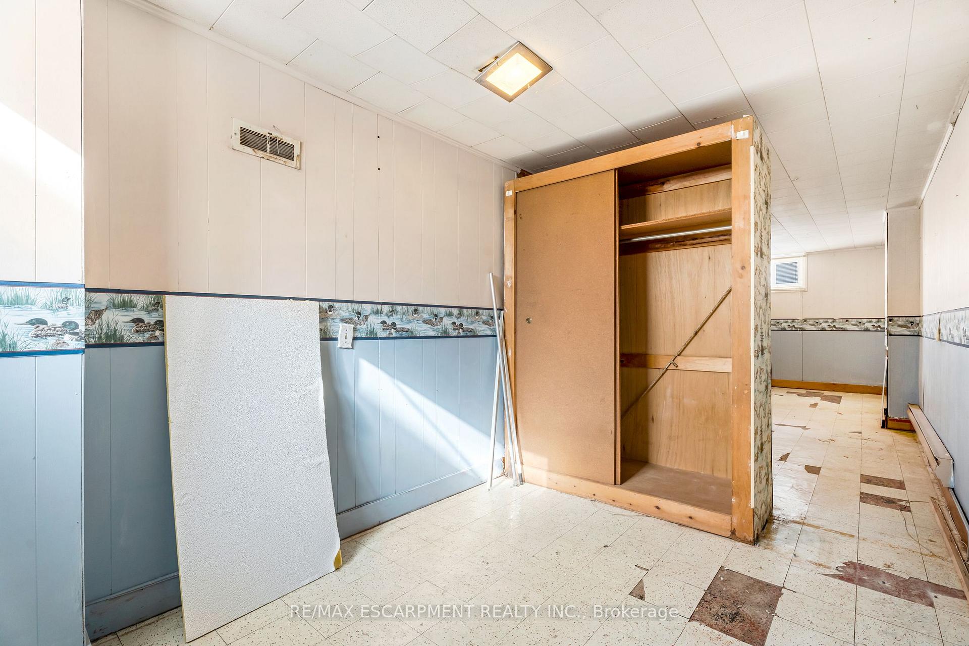 Photo 29 of 59 Mountain Avenue N, Hamilton, Stoney Creek — HOMEH