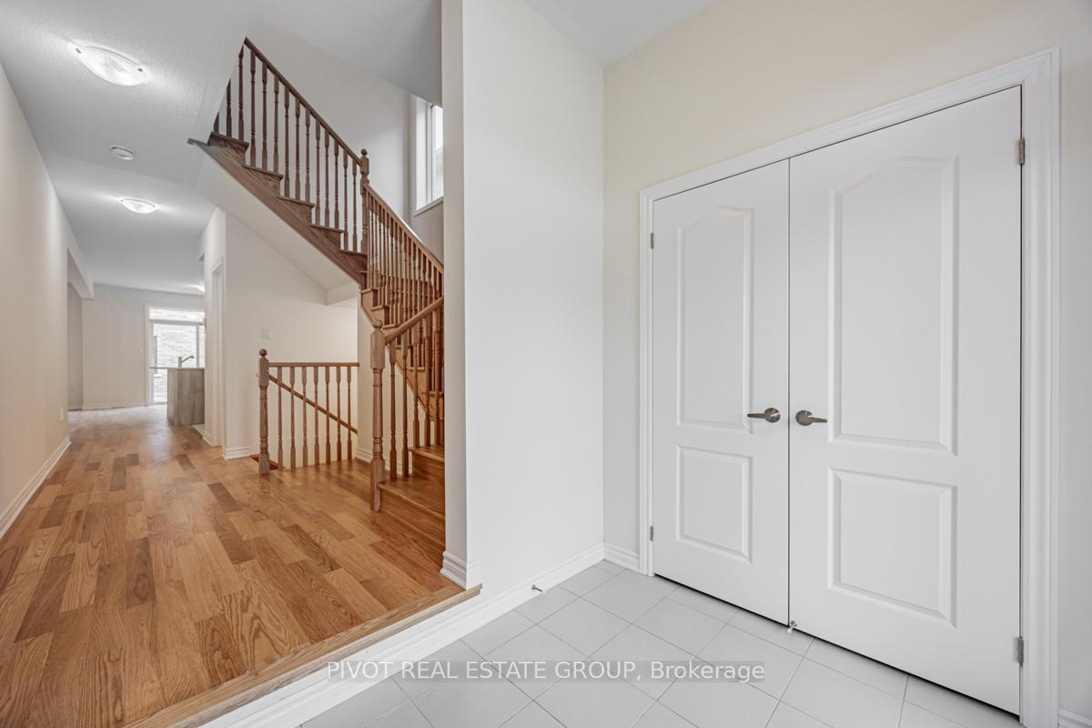 Photo 24 of 31 Waterfront Crescent, Whitby, Port Whitby — HOMEH