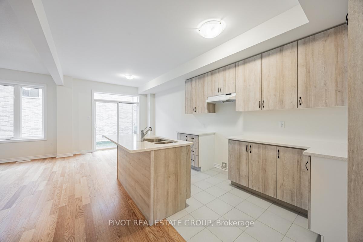Photo 8 of 31 Waterfront Crescent, Whitby, Port Whitby — HOMEH