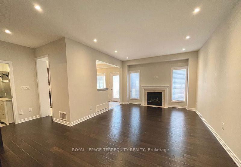 Photo 16 of 4605 Keystone Crescent, Burlington, Alton — HOMEH