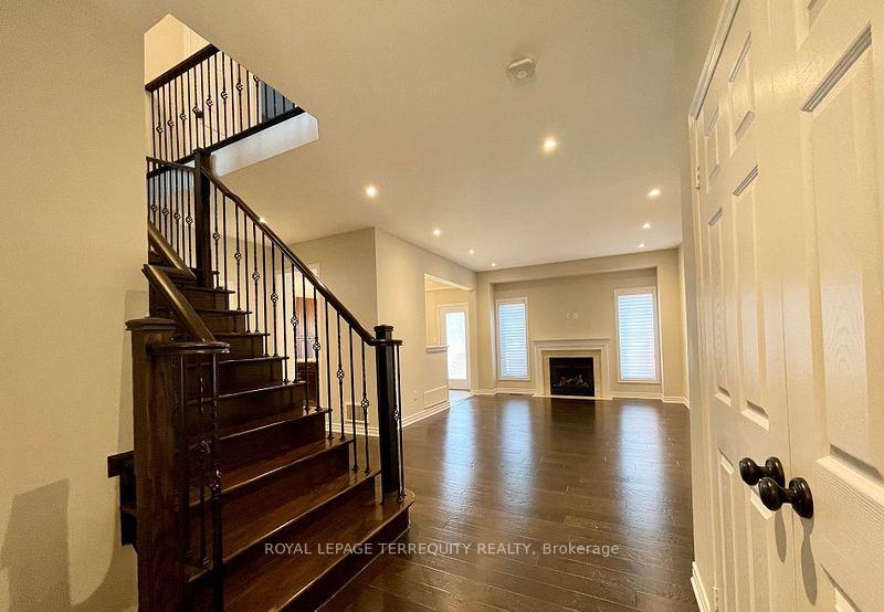 Photo 17 of 4605 Keystone Crescent, Burlington, Alton — HOMEH