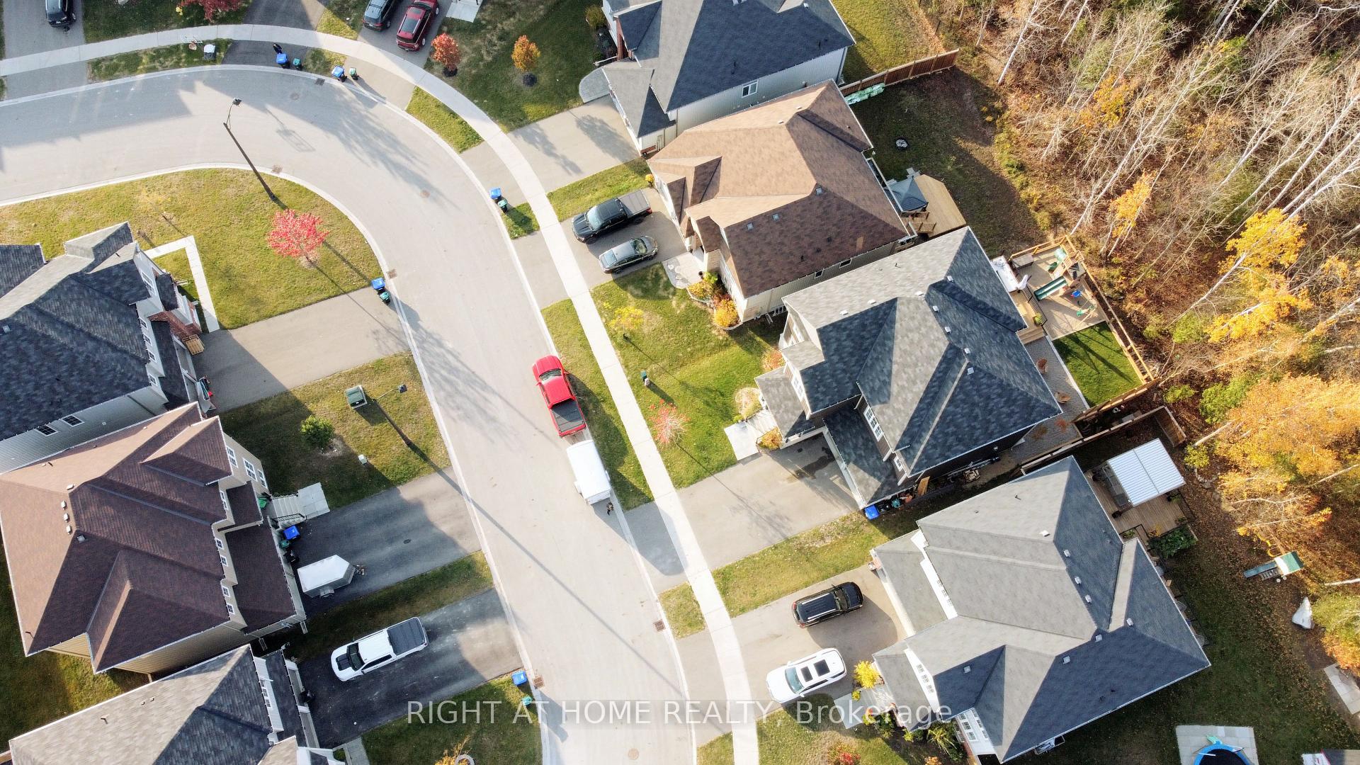 Photo 5 of 215 Roy Drive, Clearview, Stayner — HOMEH