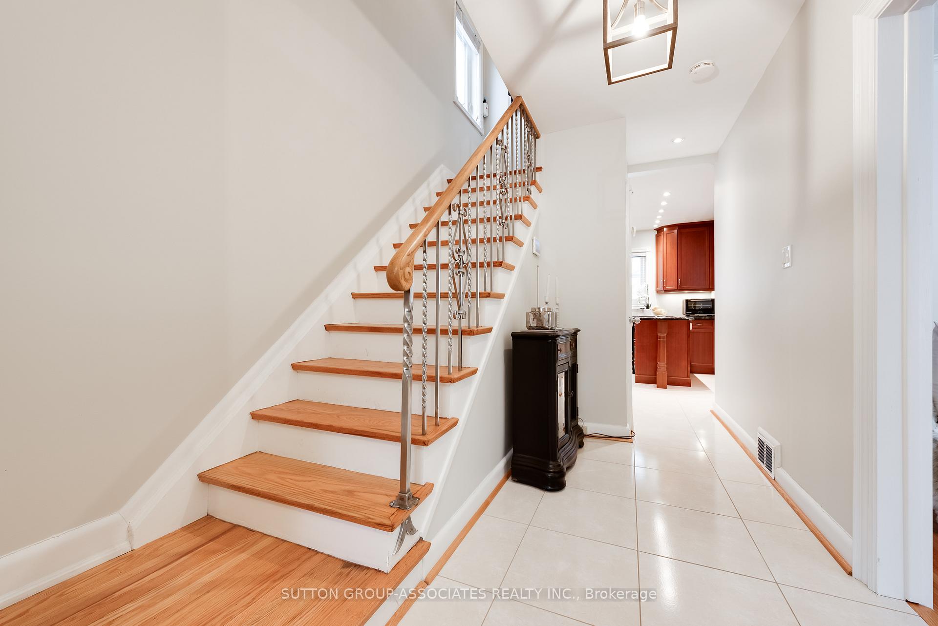 Photo 6 of 269 Winnett Avenue, Toronto, Humewood-Cedarvale — HOMEH