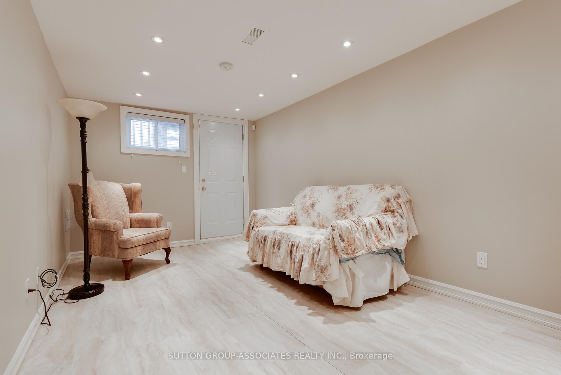 Photo 40 of 269 Winnett Avenue, Toronto, Humewood-Cedarvale — HOMEH