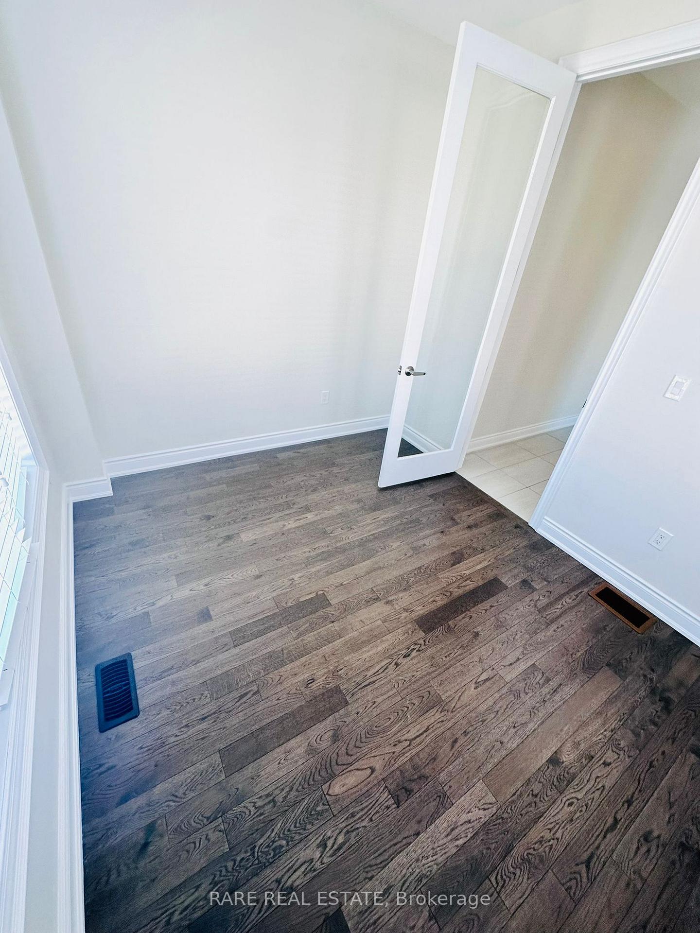 Photo 5 of 1493 Blackmore Street E, Innisfil, Alcona — HOMEH