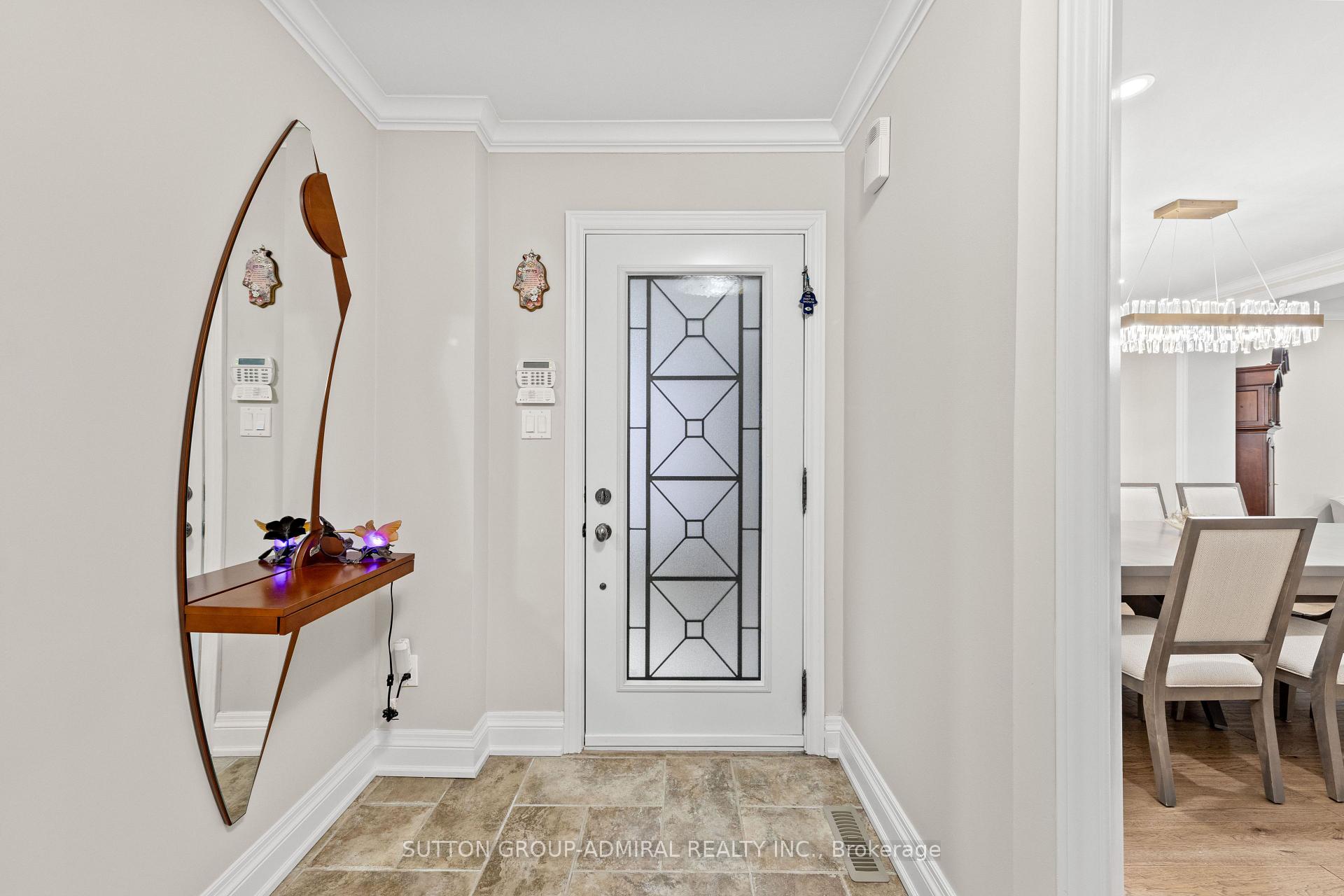 Photo 4 of 185 Chelwood Drive, Vaughan, Brownridge — HOMEH