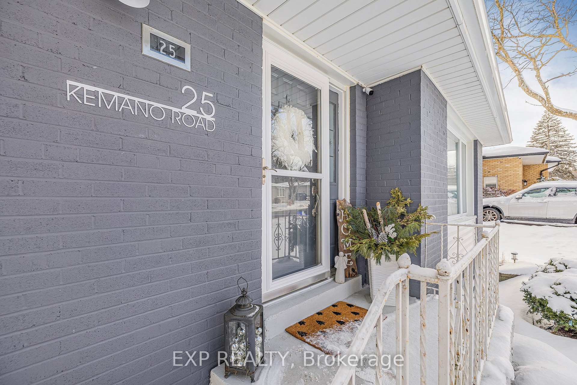 Photo 4 of 25 Kemano Road, Aurora, Aurora Heights — HOMEH