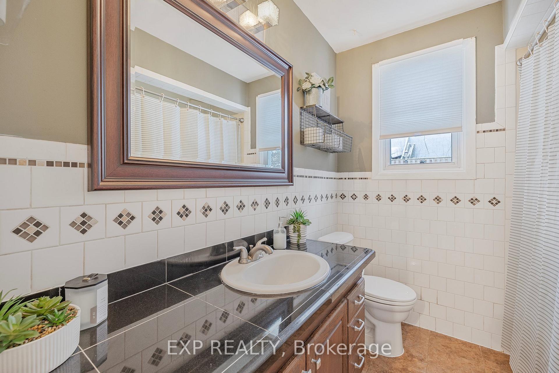 Photo 21 of 25 Kemano Road, Aurora, Aurora Heights — HOMEH