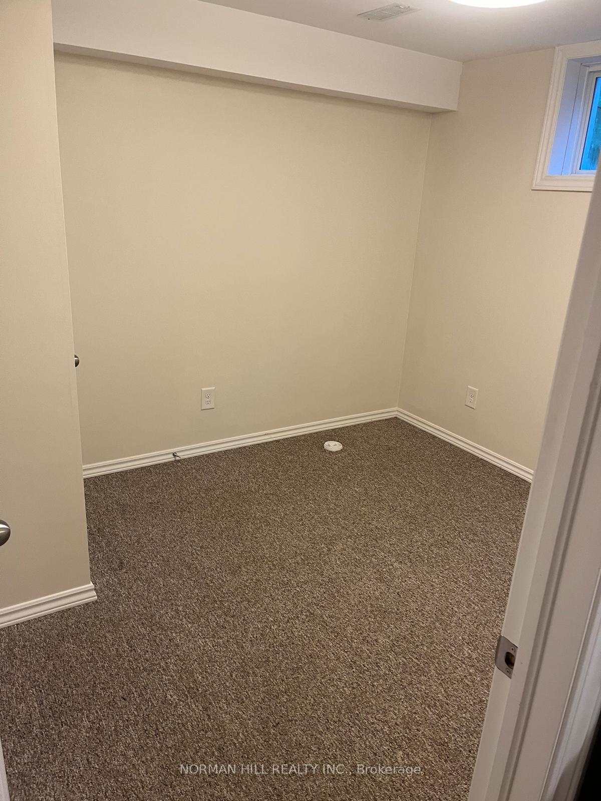 Photo 7 of Unit D, 17 Centre Street, Barrie, Allandale — HOMEH