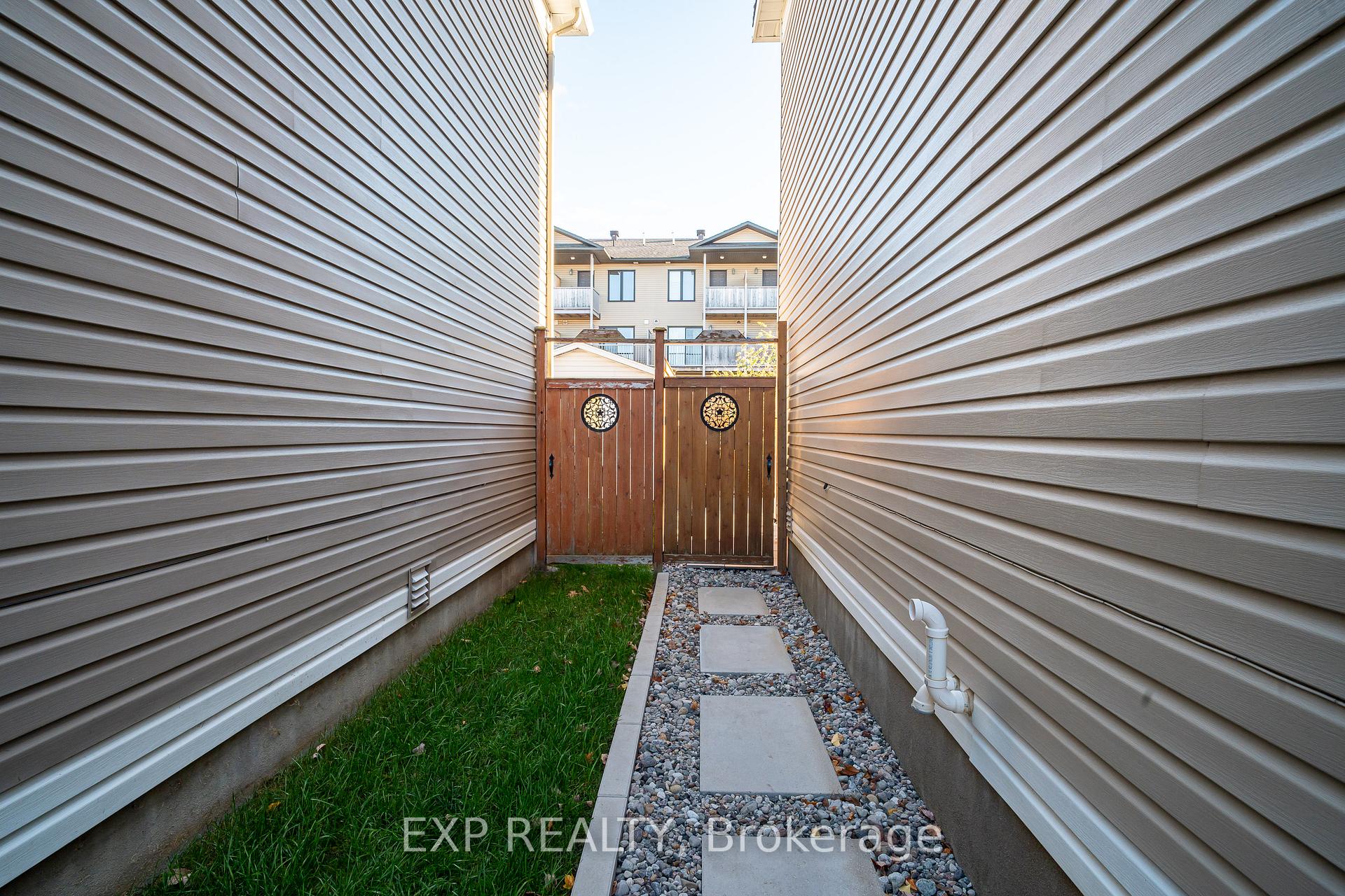 Photo 8 of 426 Pillett Street, Ottawa, Barrhaven - Strandherd — HOMEH
