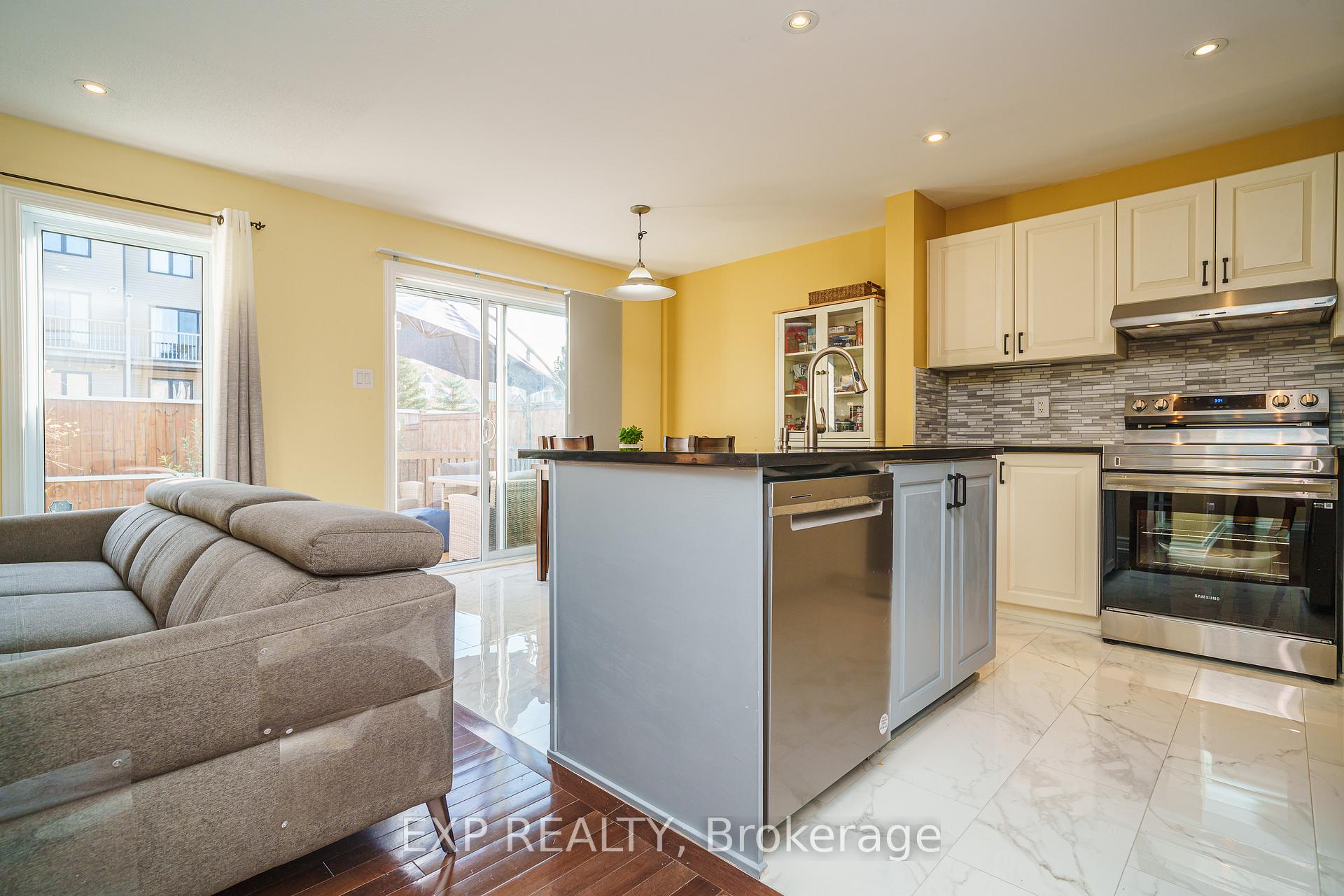 Photo 17 of 426 Pillett Street, Ottawa, Barrhaven - Strandherd — HOMEH