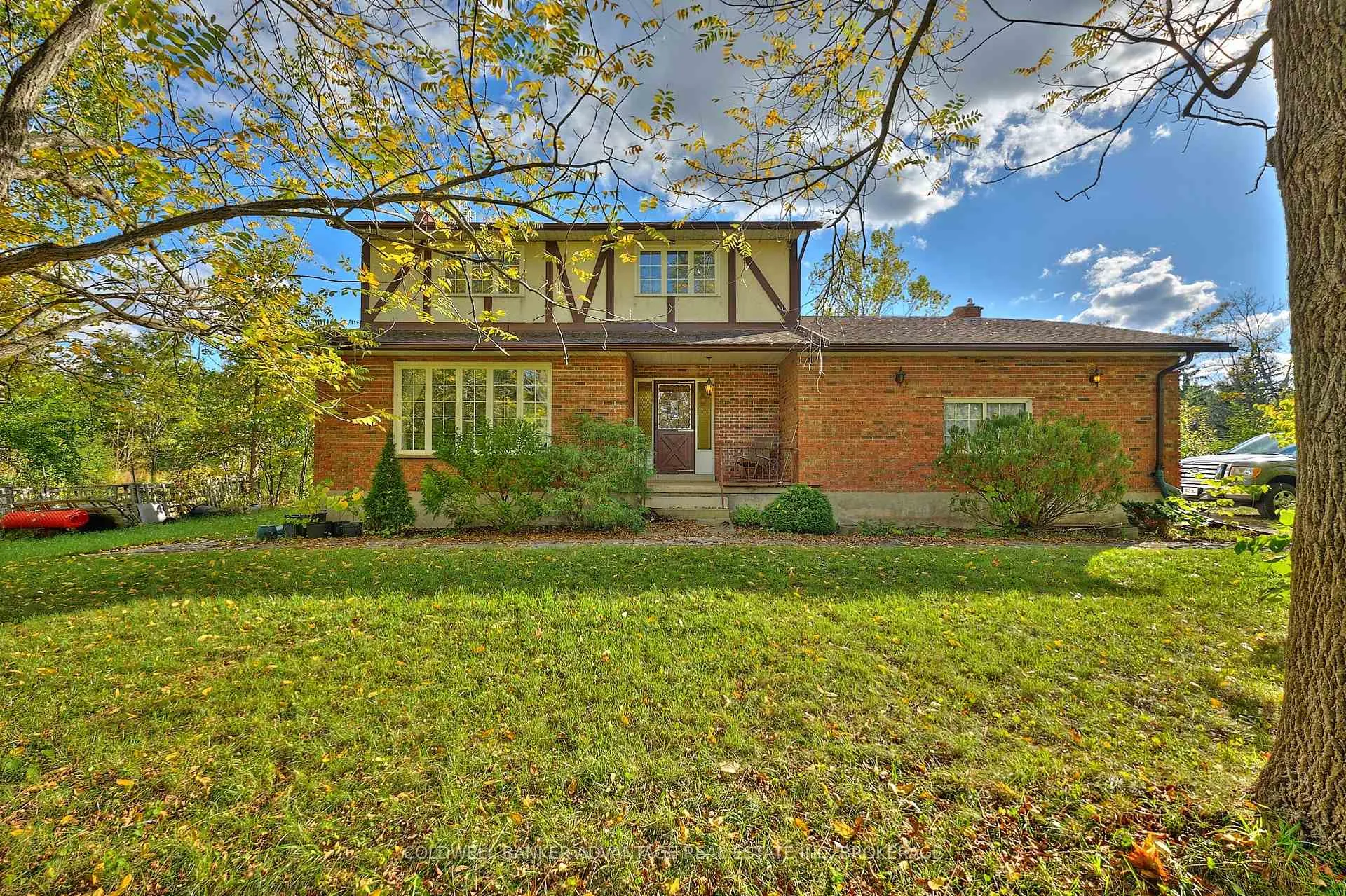 Photo 2 of 925 Carl Road, Welland, Cooks Mills — HOMEH