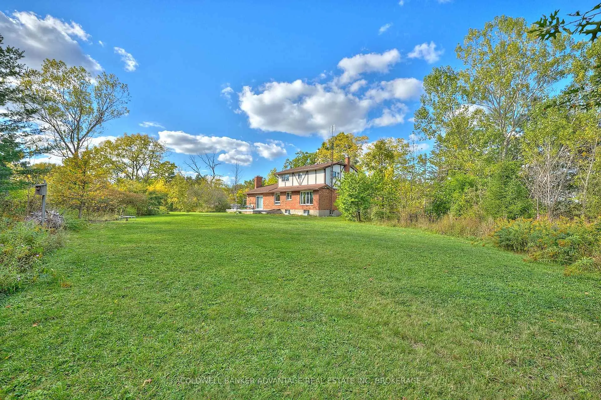 Photo 4 of 925 Carl Road, Welland, Cooks Mills — HOMEH