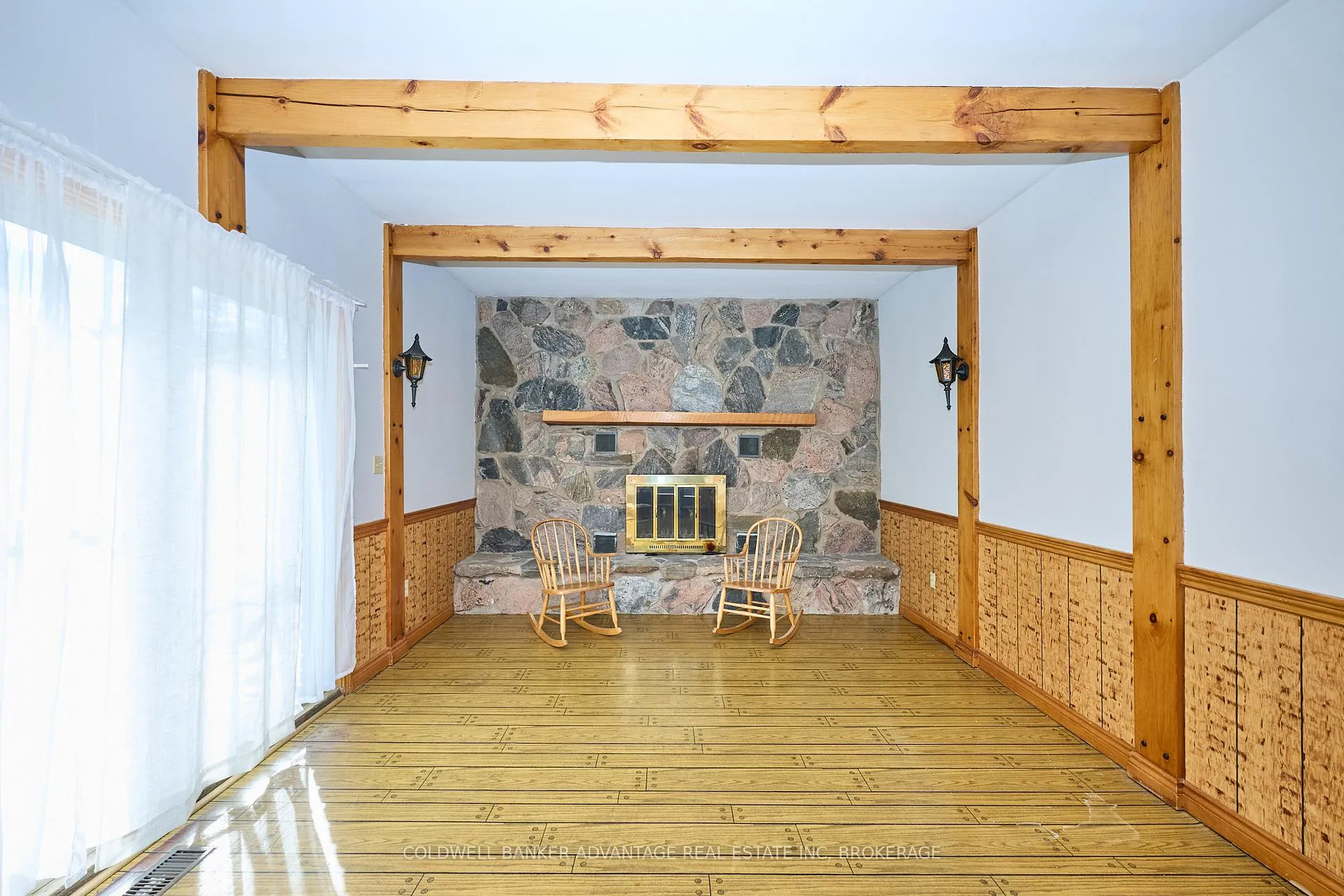 Photo 7 of 925 Carl Road, Welland, Cooks Mills — HOMEH