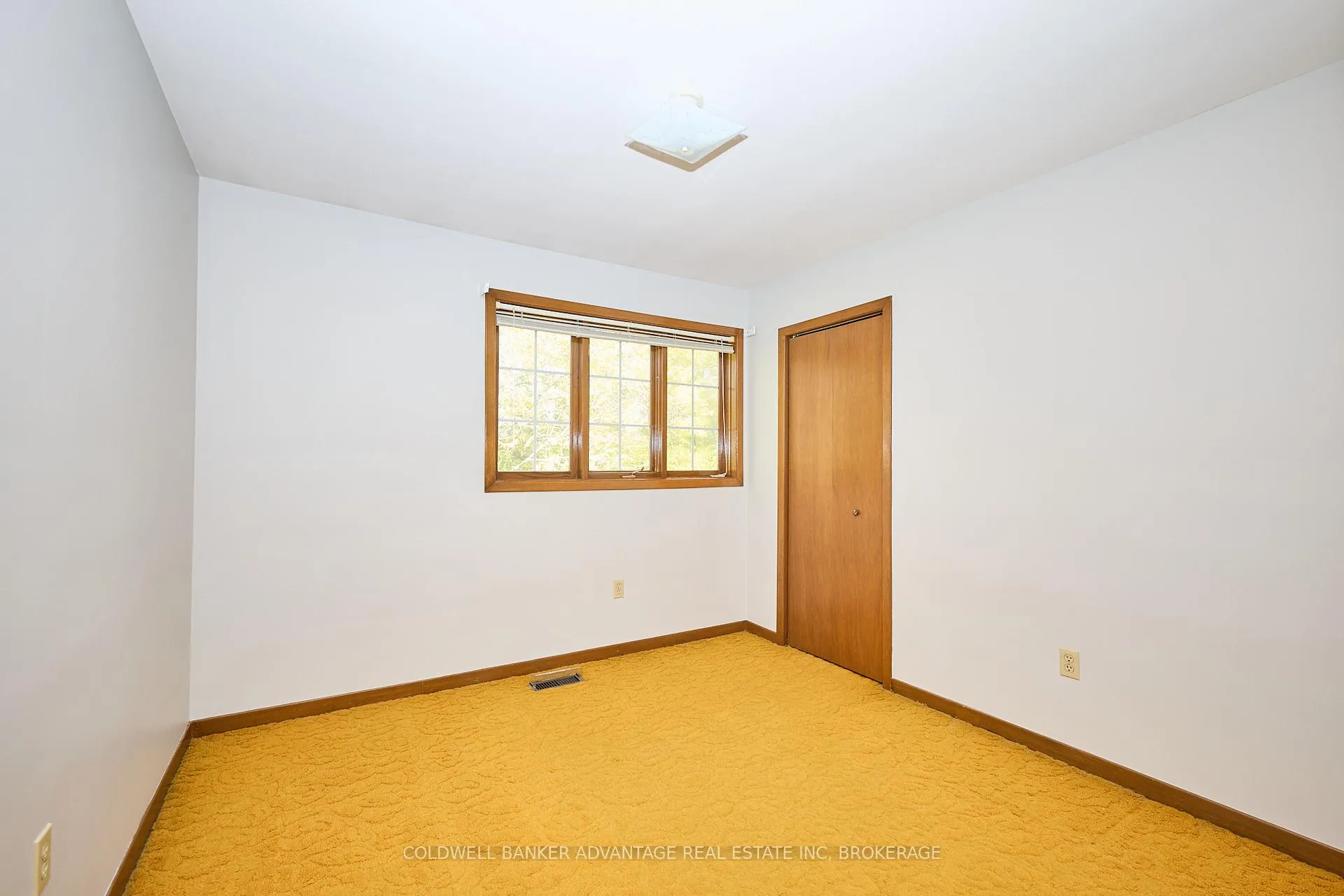 Photo 13 of 925 Carl Road, Welland, Cooks Mills — HOMEH