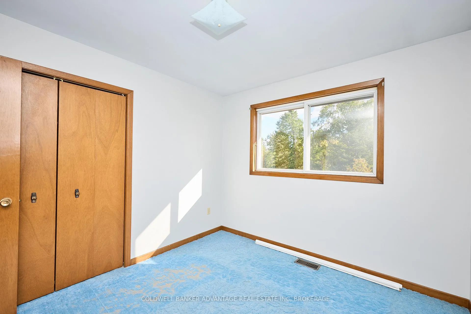 Photo 15 of 925 Carl Road, Welland, Cooks Mills — HOMEH