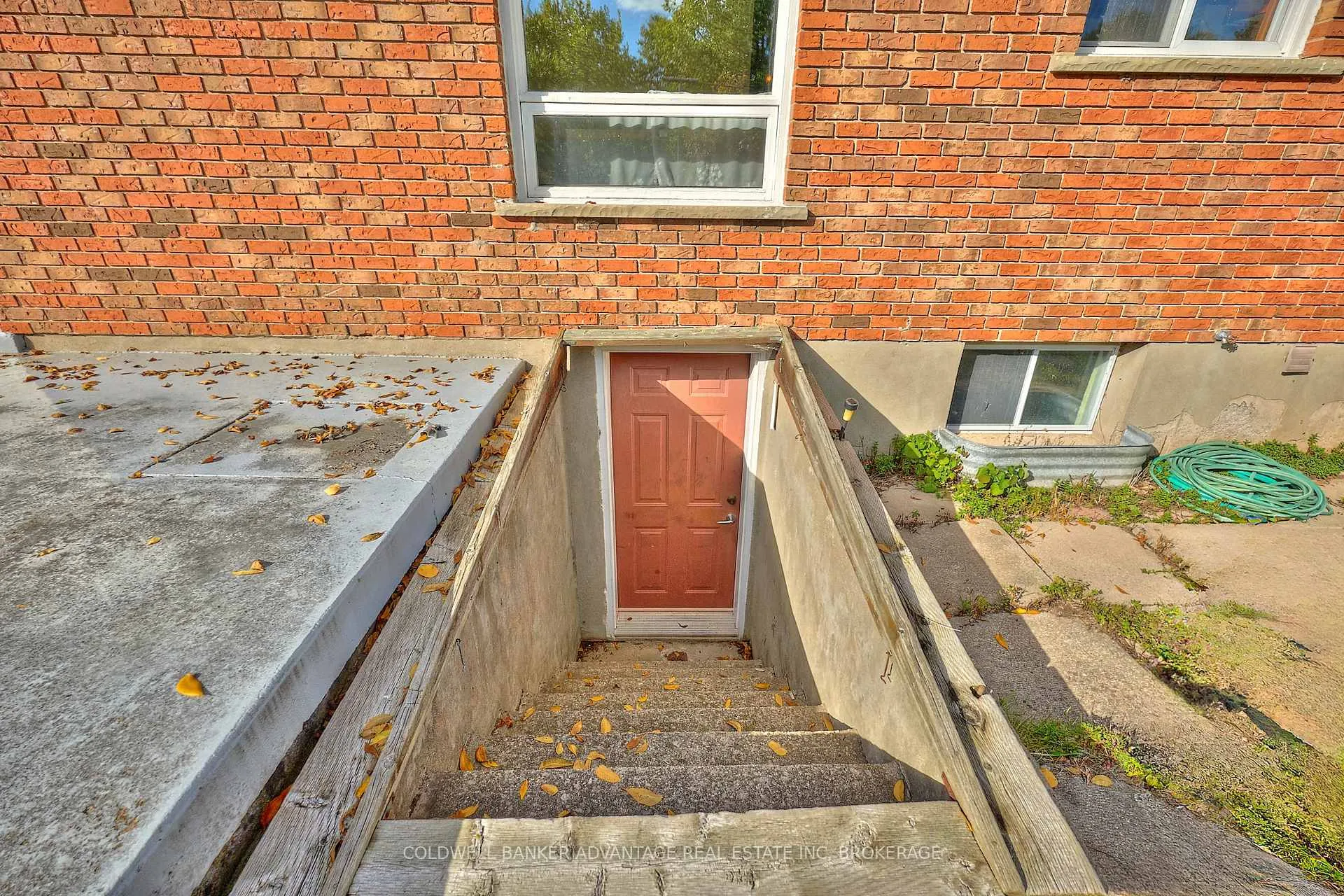 Photo 18 of 925 Carl Road, Welland, Cooks Mills — HOMEH