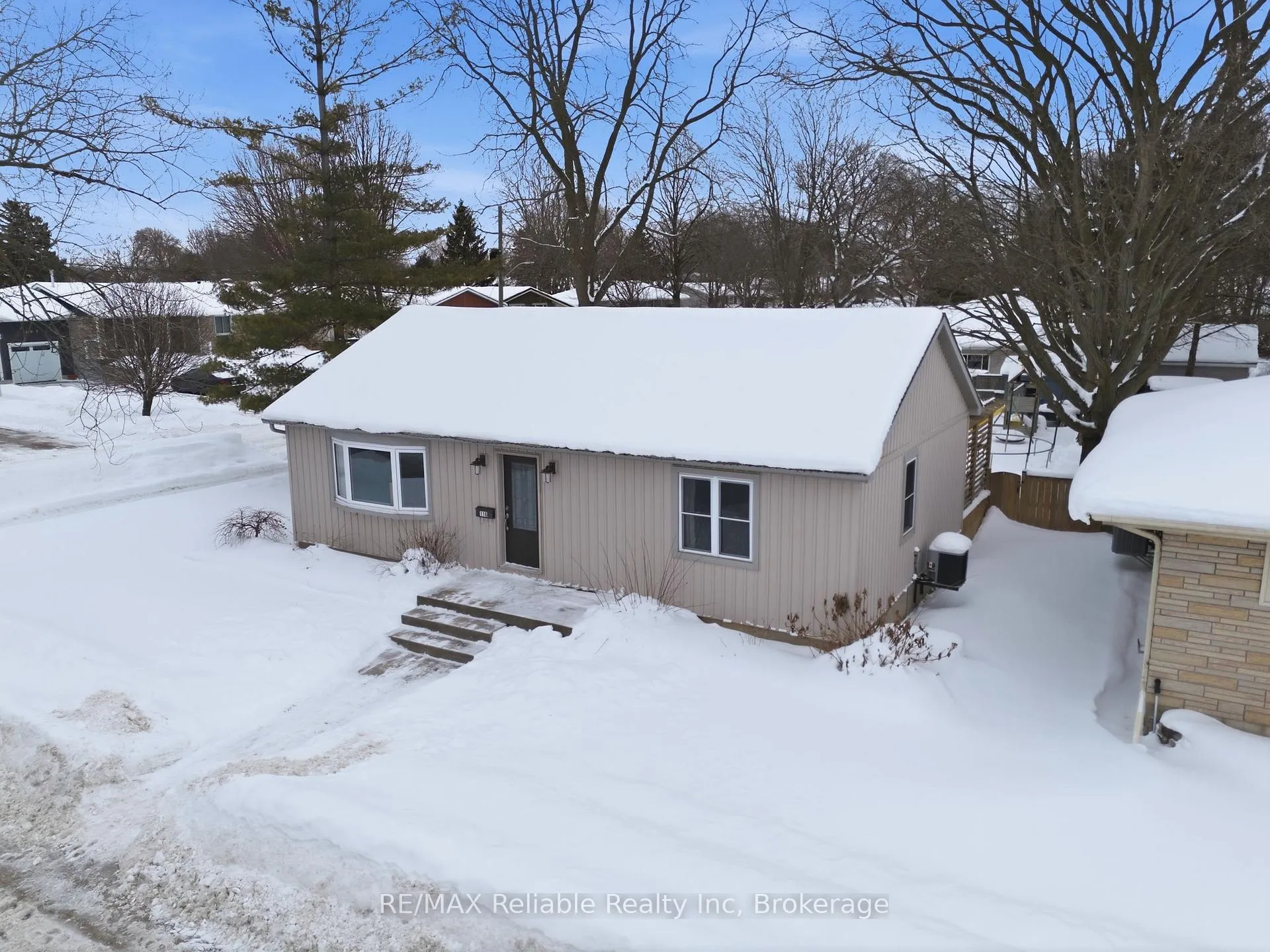 Photo 1 of 116 Oxford Street, Goderich, Goderich (Town) — HOMEH
