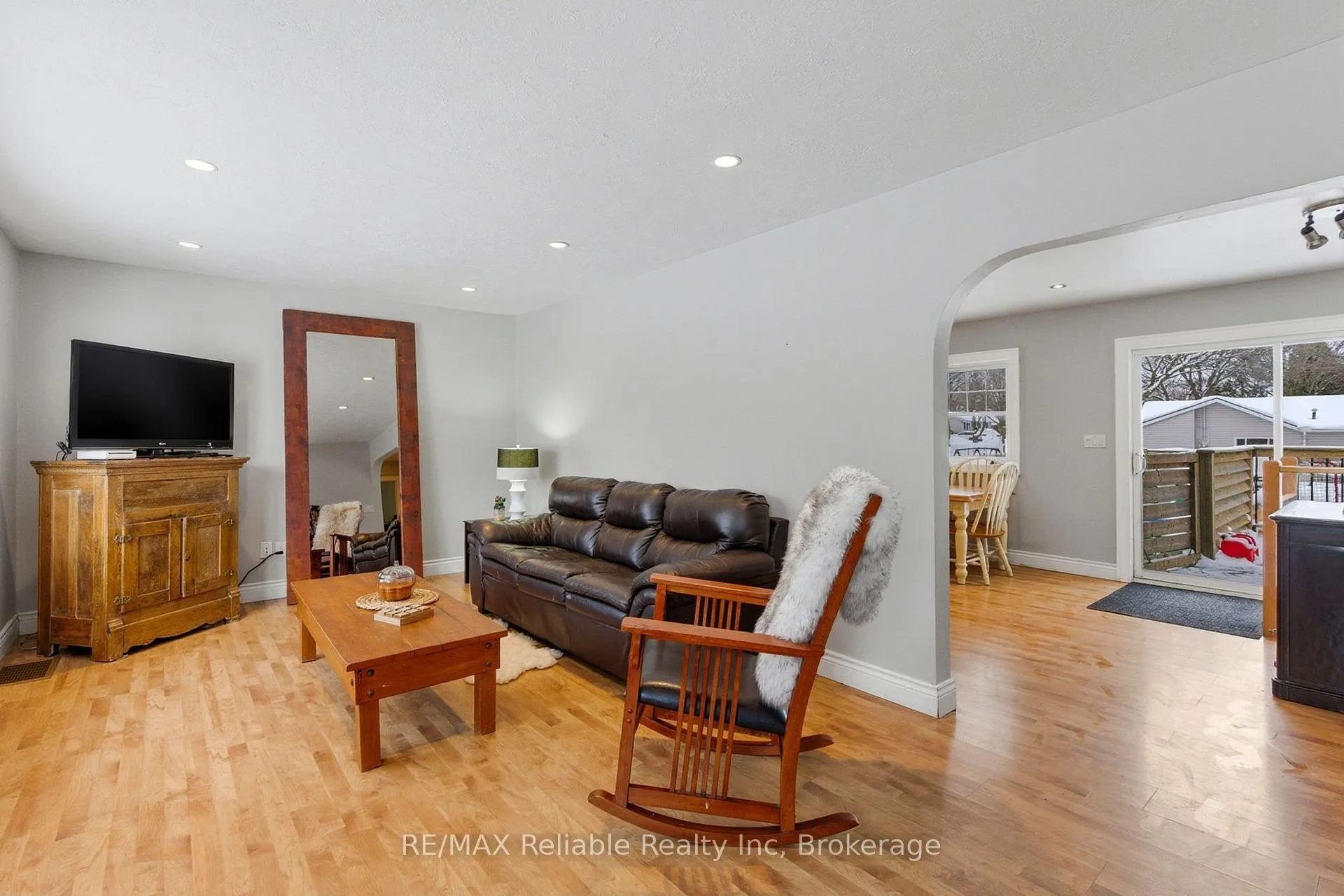 Photo 7 of 116 Oxford Street, Goderich, Goderich (Town) — HOMEH