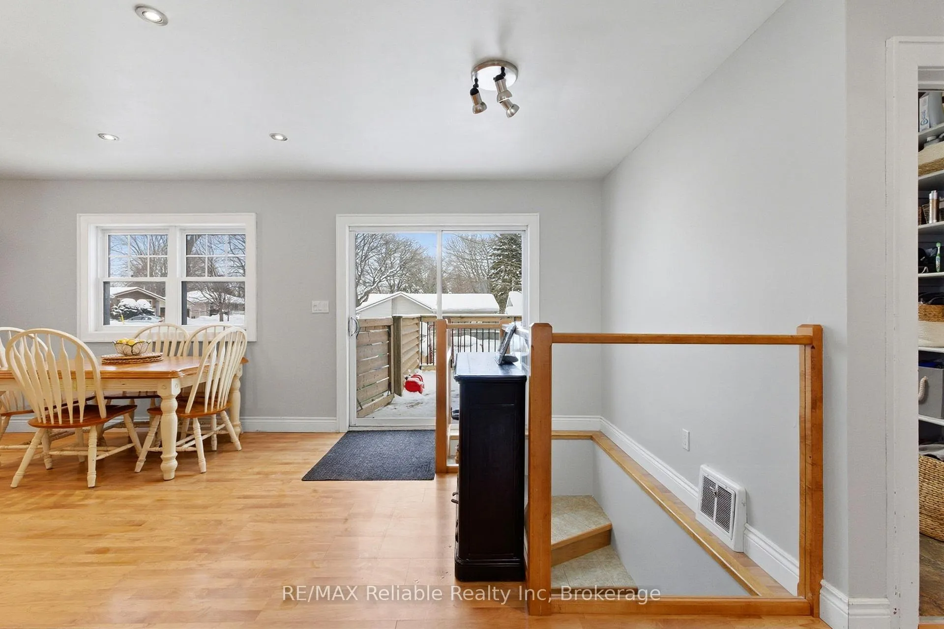 Photo 14 of 116 Oxford Street, Goderich, Goderich (Town) — HOMEH