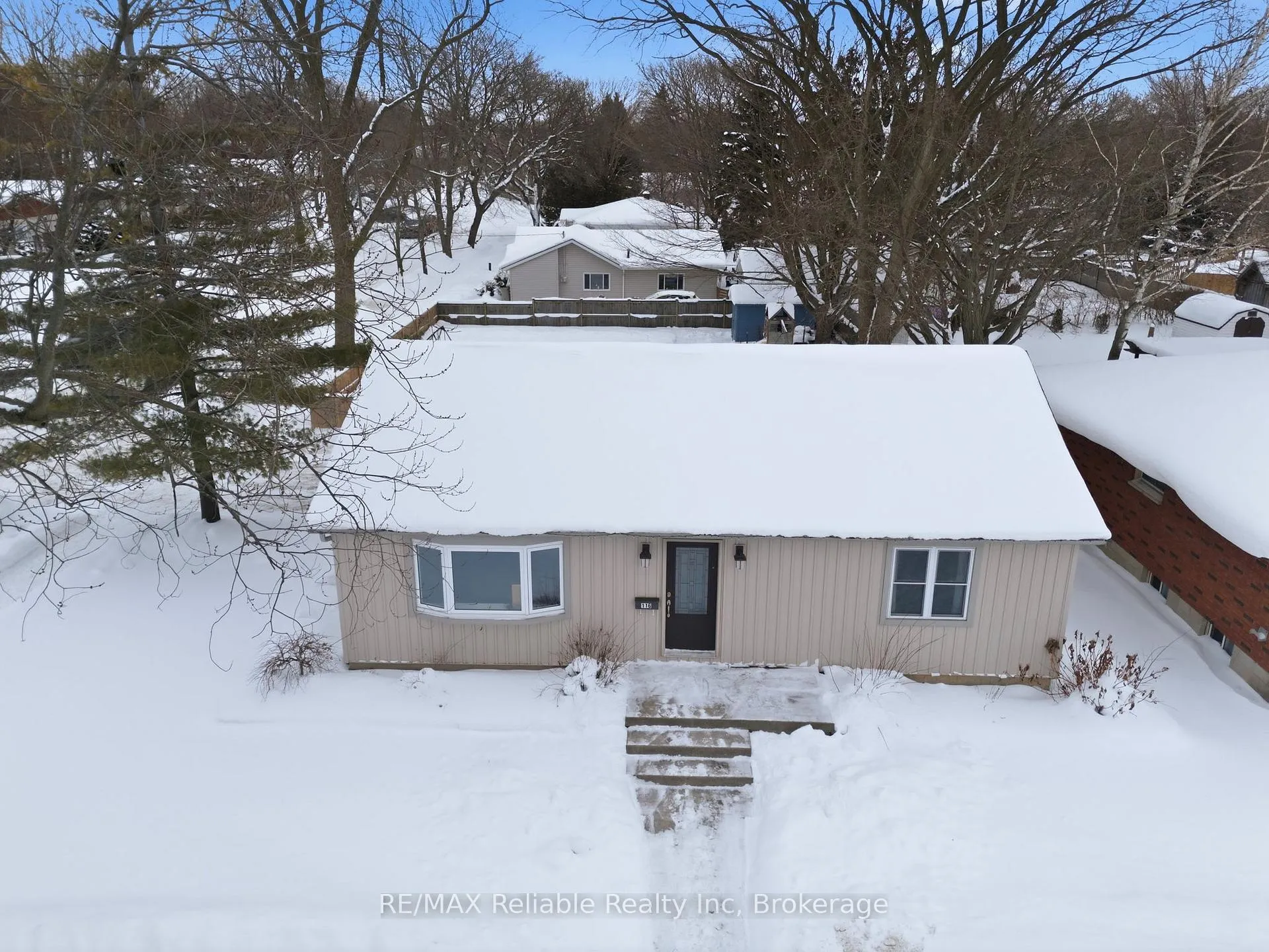 Photo 27 of 116 Oxford Street, Goderich, Goderich (Town) — HOMEH