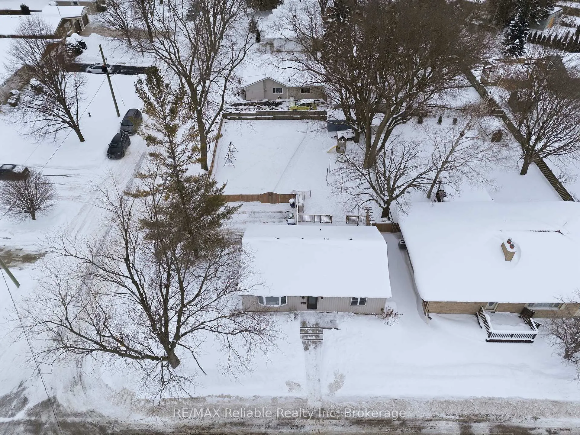 Photo 33 of 116 Oxford Street, Goderich, Goderich (Town) — HOMEH