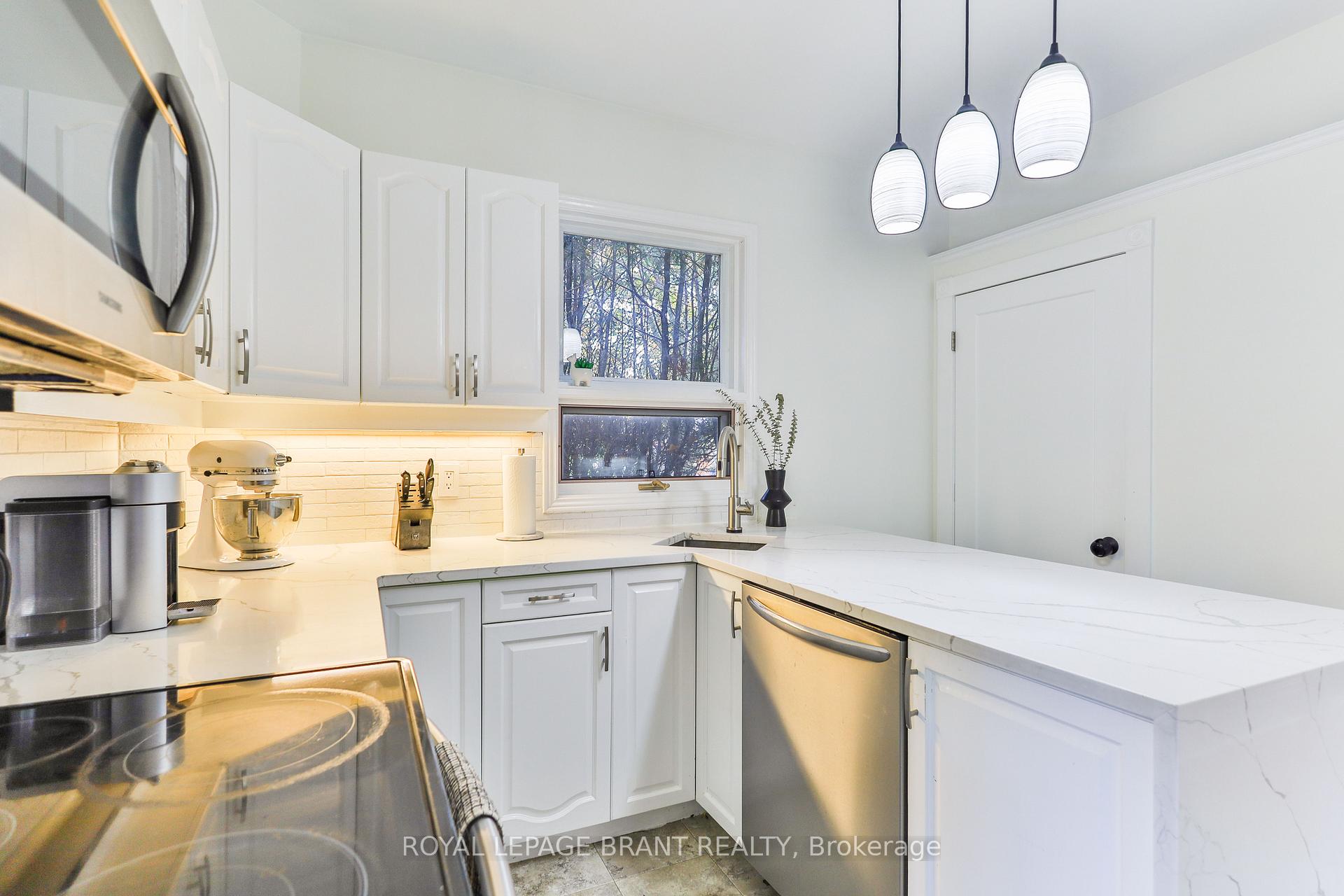 Photo 10 of 33 Baird Street, Brant, Paris — HOMEH