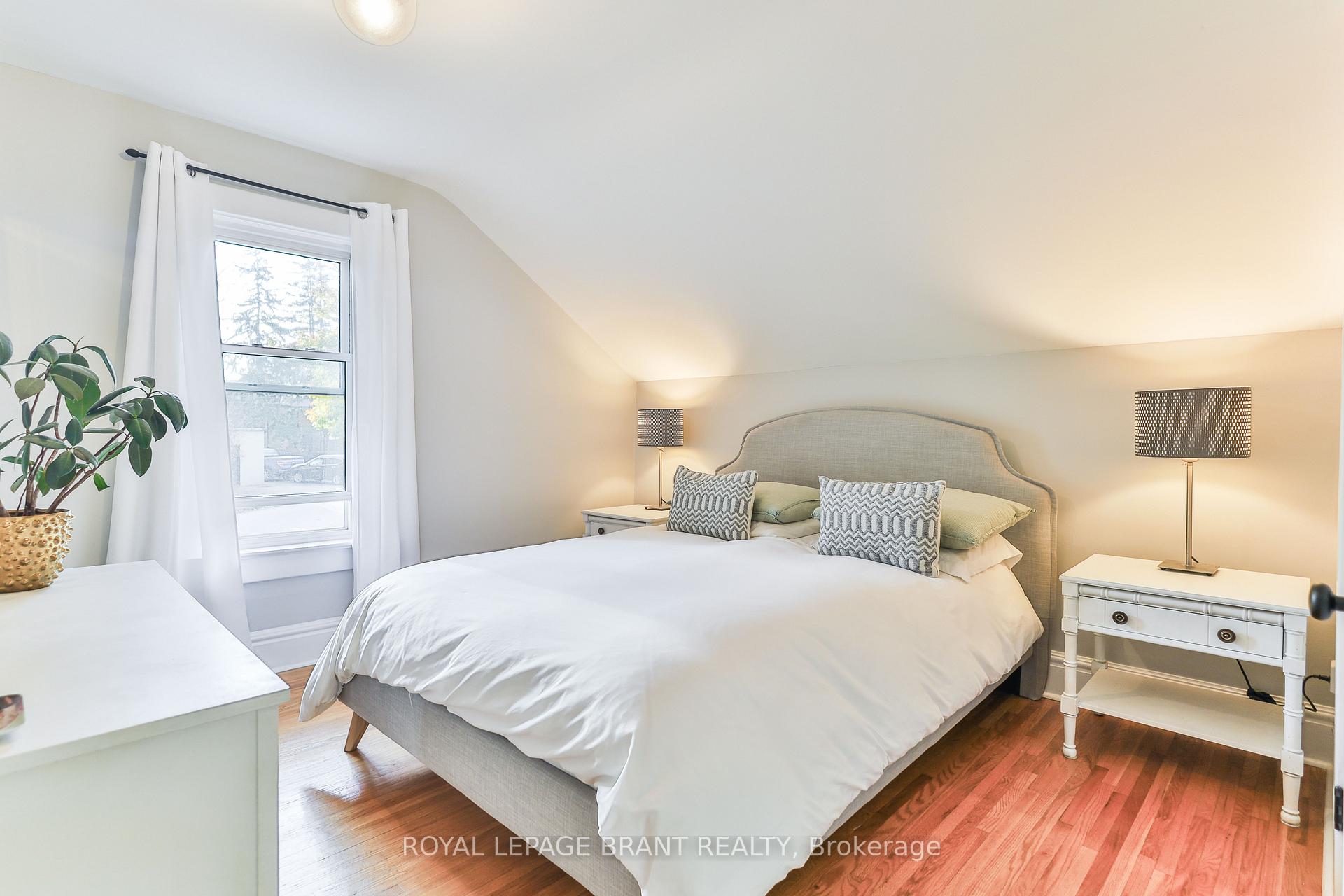 Photo 18 of 33 Baird Street, Brant, Paris — HOMEH