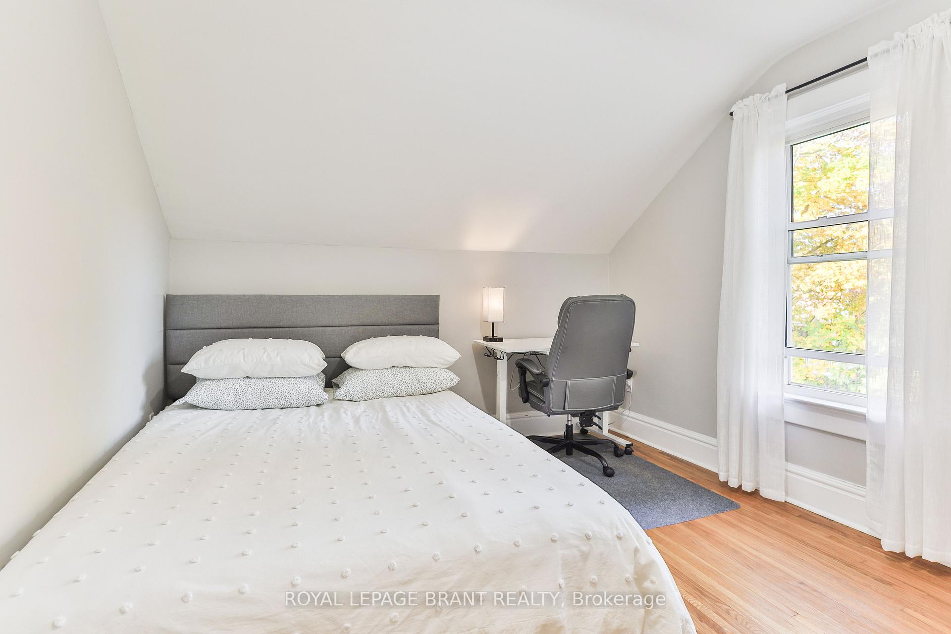 Photo 20 of 33 Baird Street, Brant, Paris — HOMEH