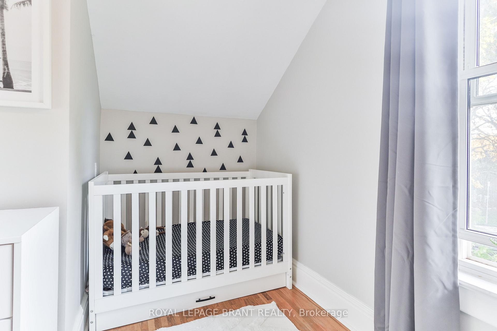 Photo 23 of 33 Baird Street, Brant, Paris — HOMEH