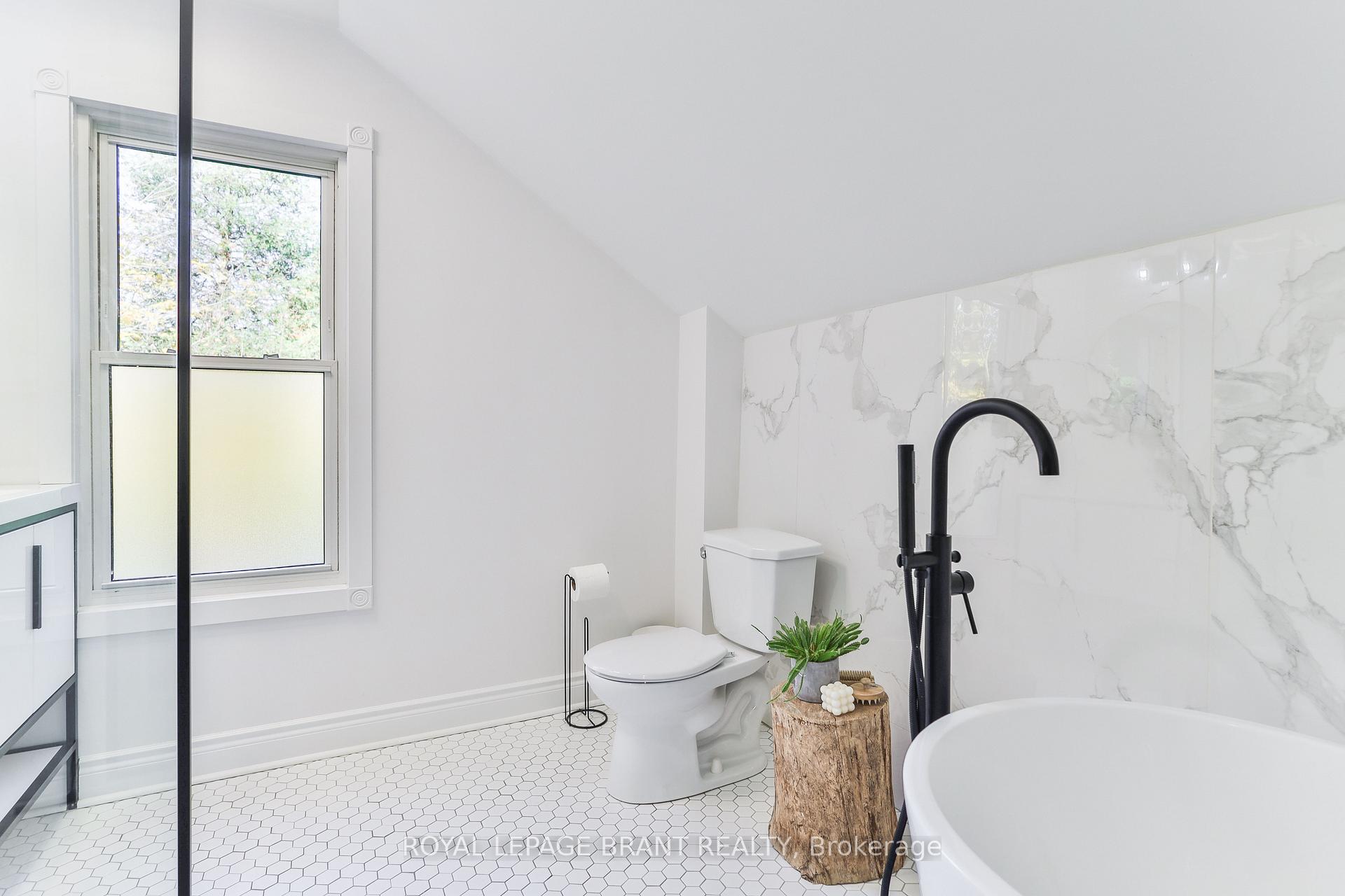 Photo 25 of 33 Baird Street, Brant, Paris — HOMEH