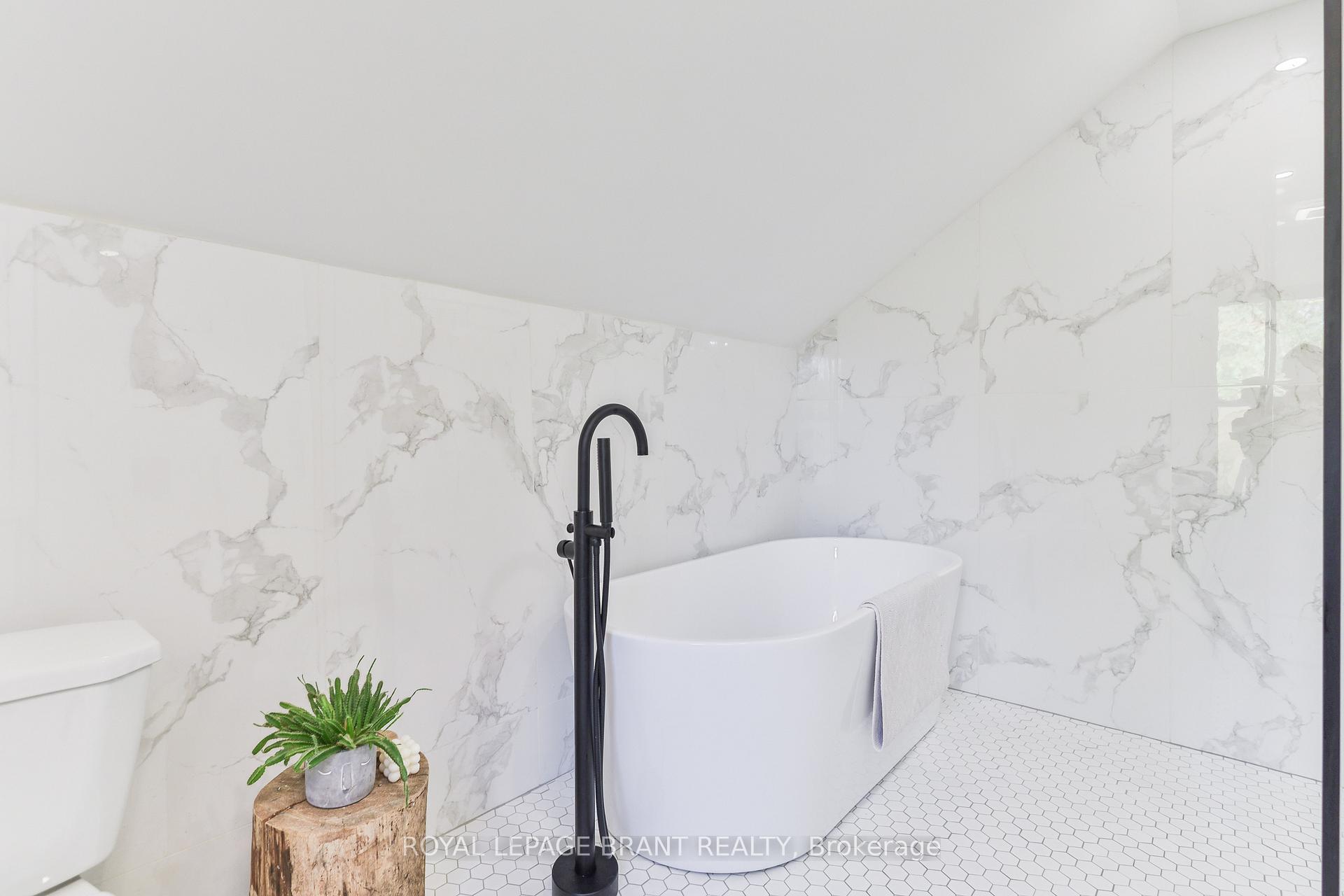 Photo 29 of 33 Baird Street, Brant, Paris — HOMEH