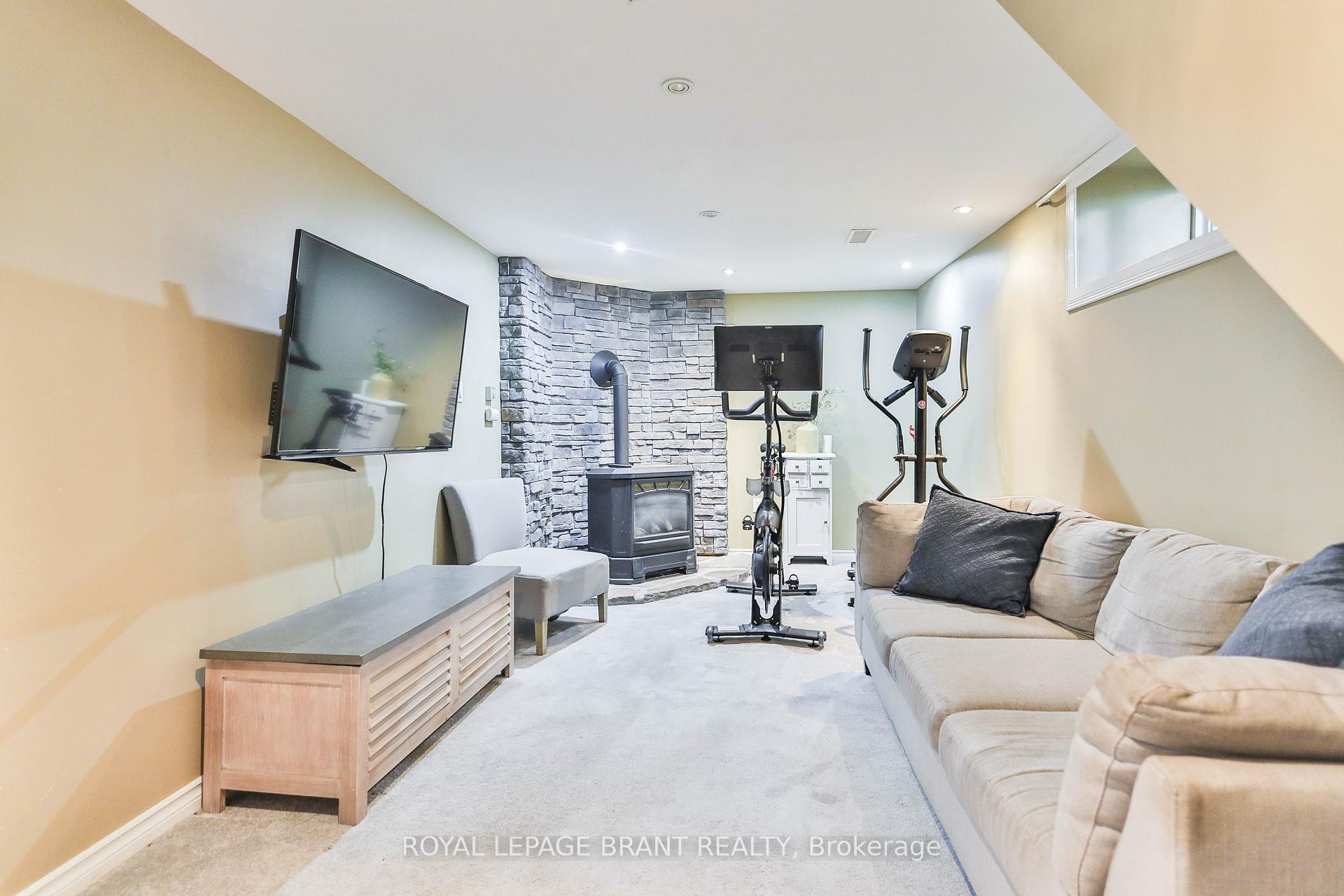 Photo 31 of 33 Baird Street, Brant, Paris — HOMEH