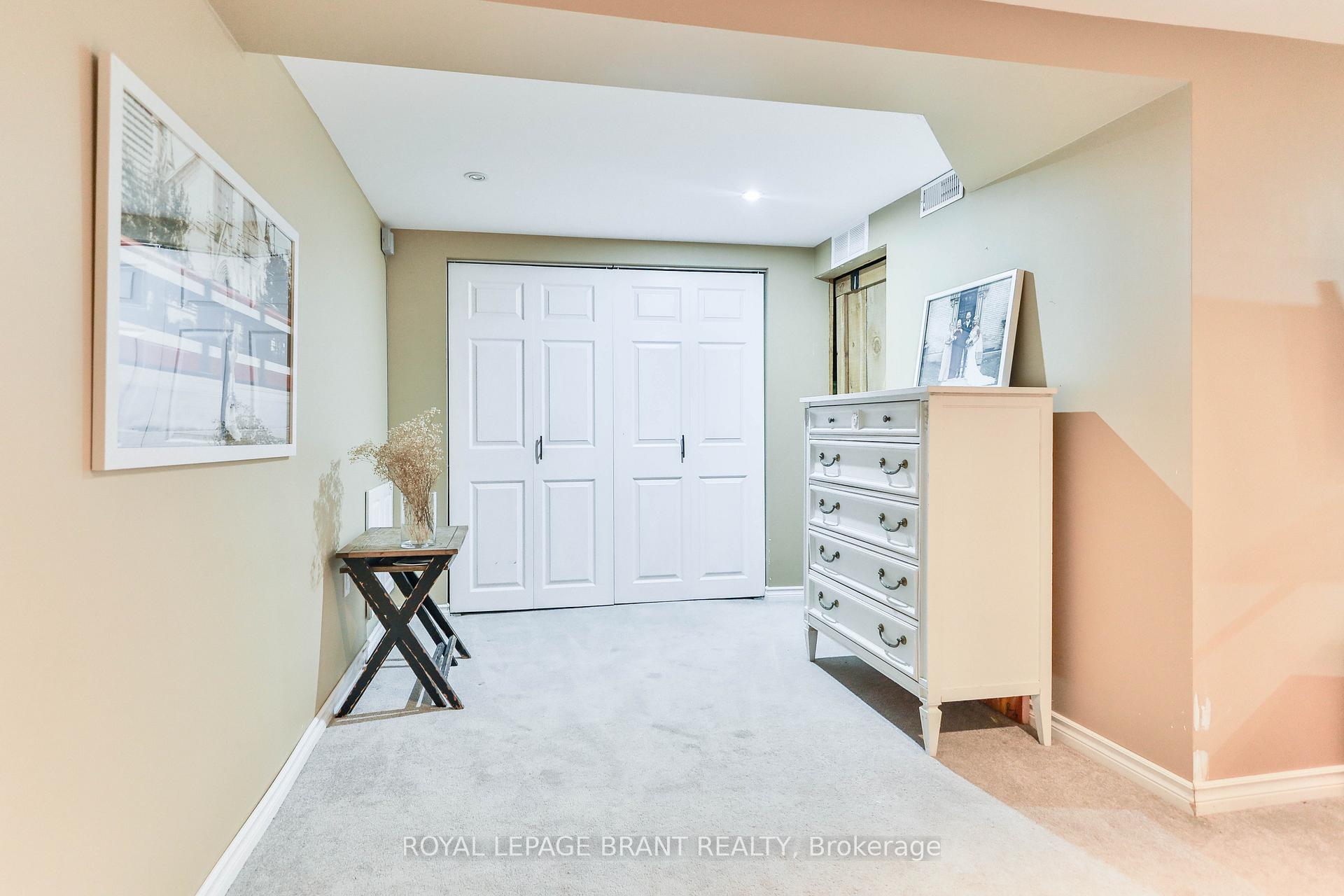 Photo 32 of 33 Baird Street, Brant, Paris — HOMEH