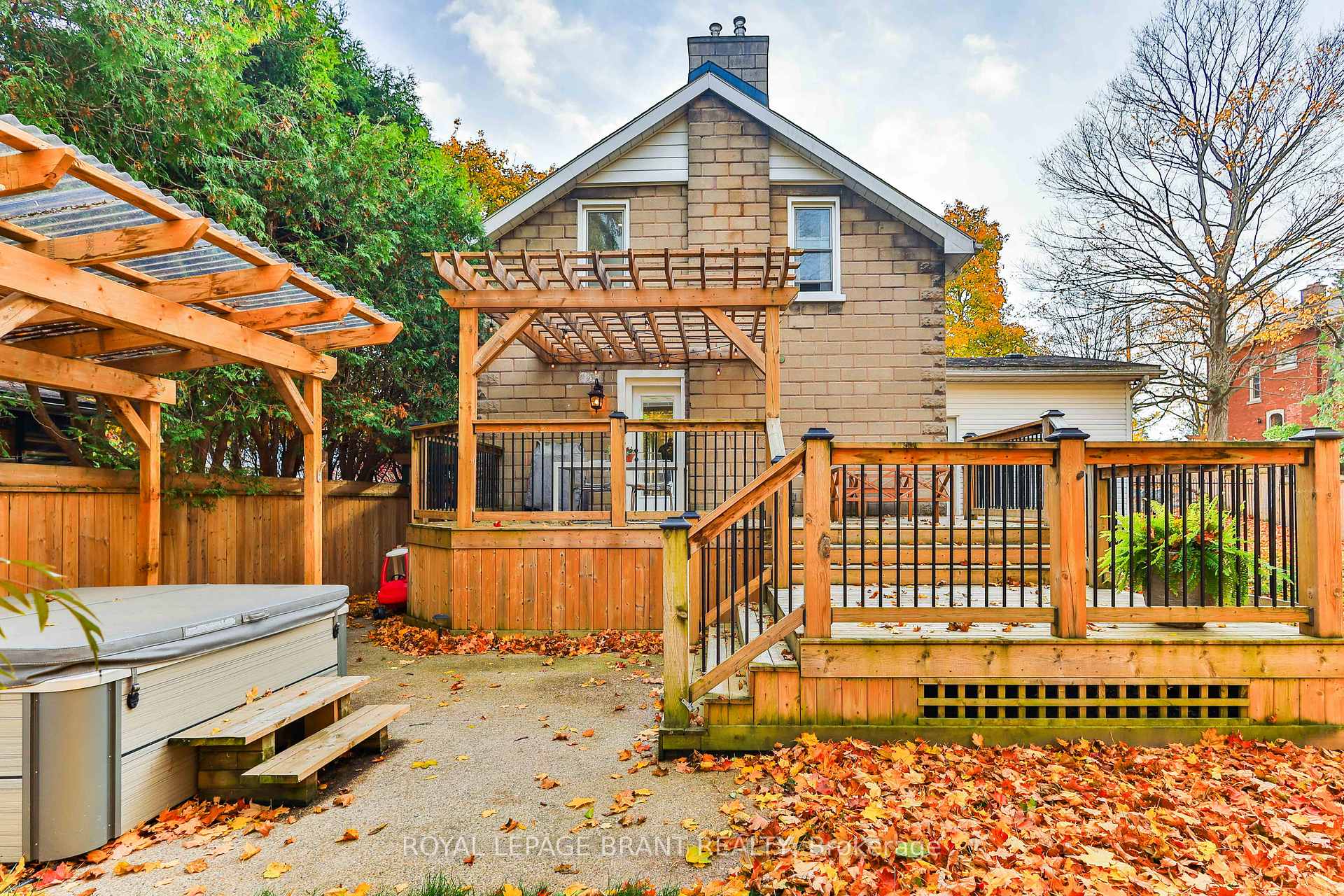 Photo 34 of 33 Baird Street, Brant, Paris — HOMEH