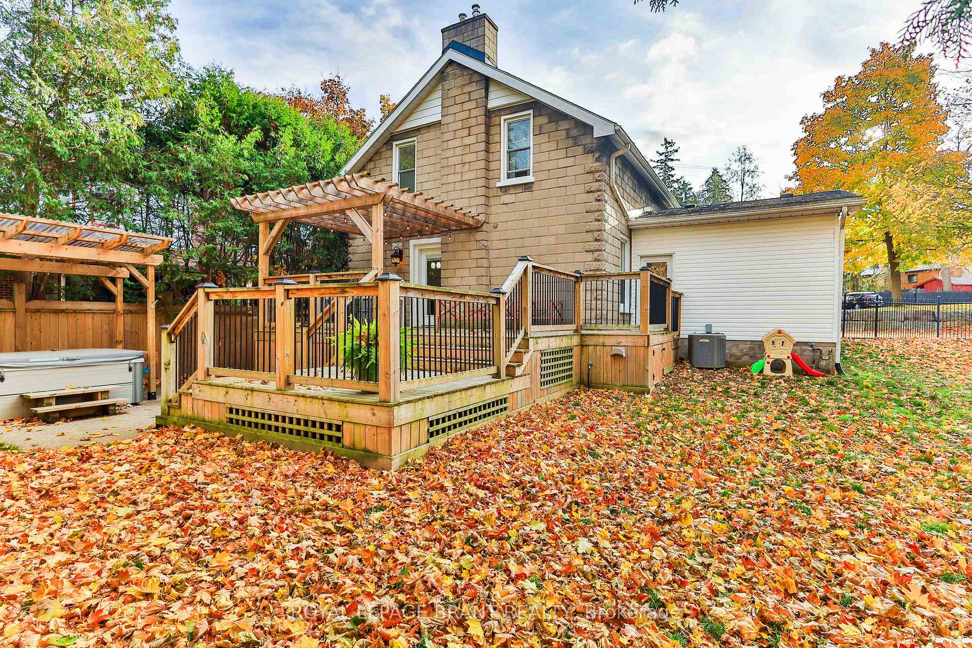 Photo 35 of 33 Baird Street, Brant, Paris — HOMEH