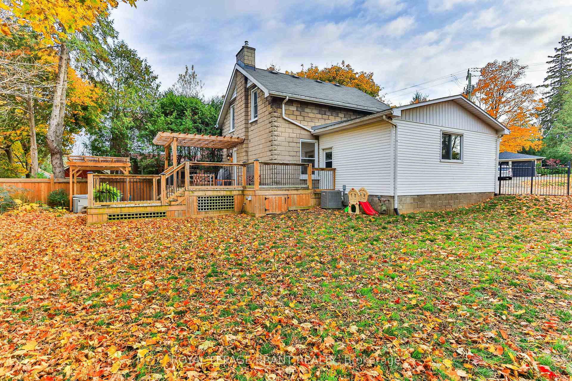 Photo 36 of 33 Baird Street, Brant, Paris — HOMEH