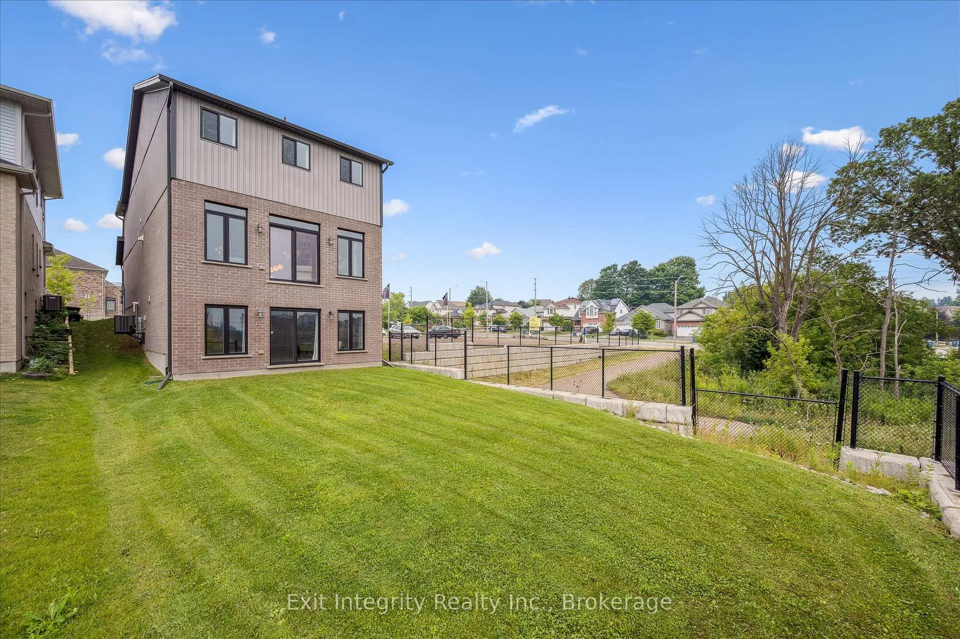 Photo 35 of 43 Everton Drive, Guelph, Grange Road — HOMEH