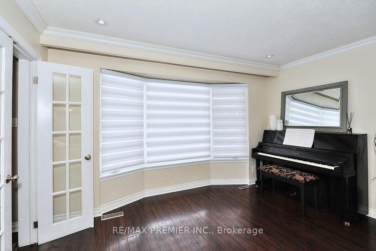 Photo 10 of 186 Bell Air Drive, Caledon, Bolton East — HOMEH