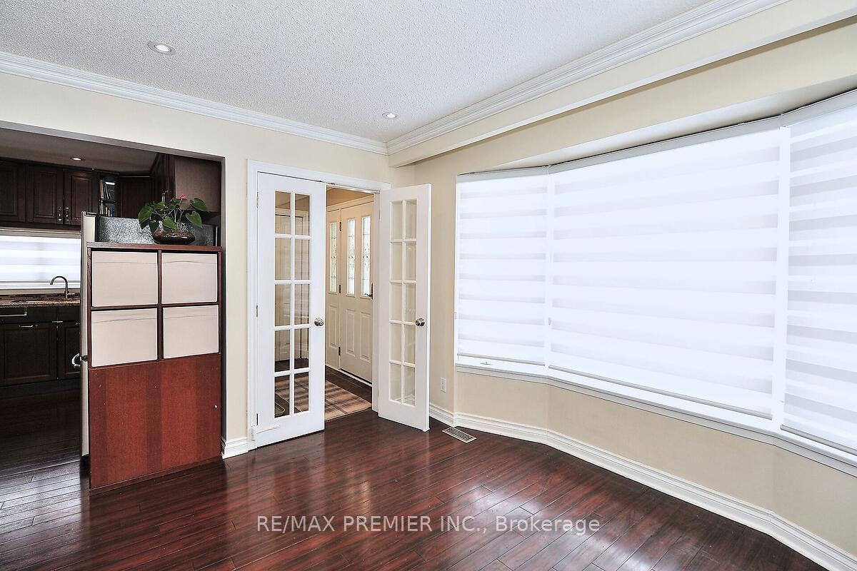 Photo 11 of 186 Bell Air Drive, Caledon, Bolton East — HOMEH