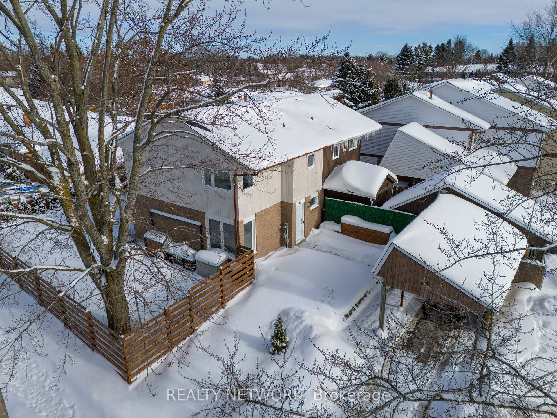 Photo 2 of 14 Lampman Lane, Barrie, 400 West — HOMEH